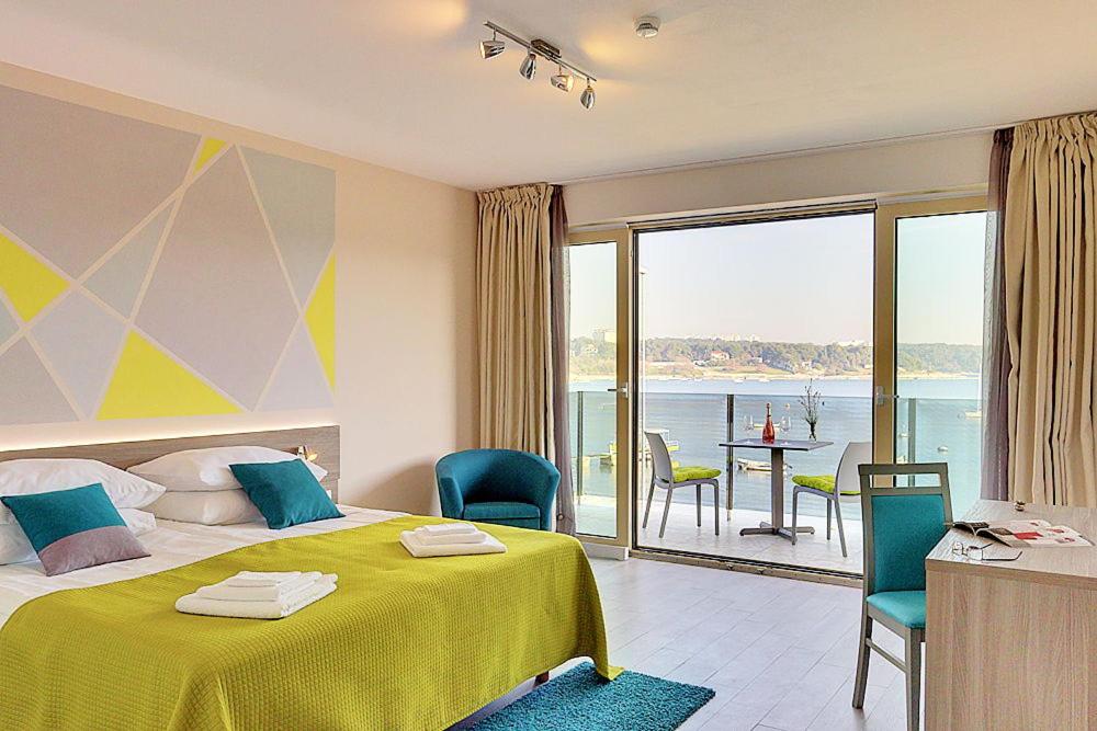 Deluxe Double Room with Balcony and Sea View photo 1
