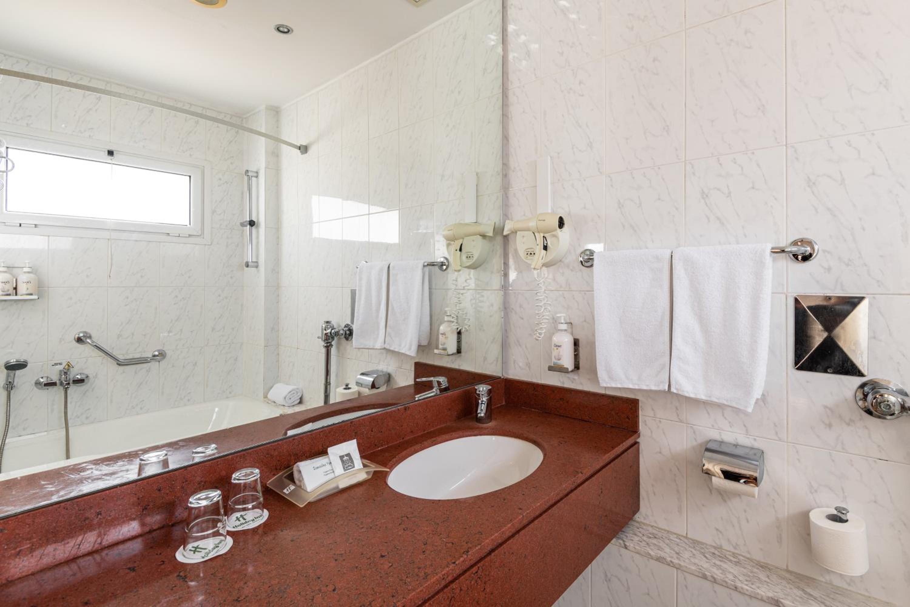 Two-Bedroom Suite photo 2