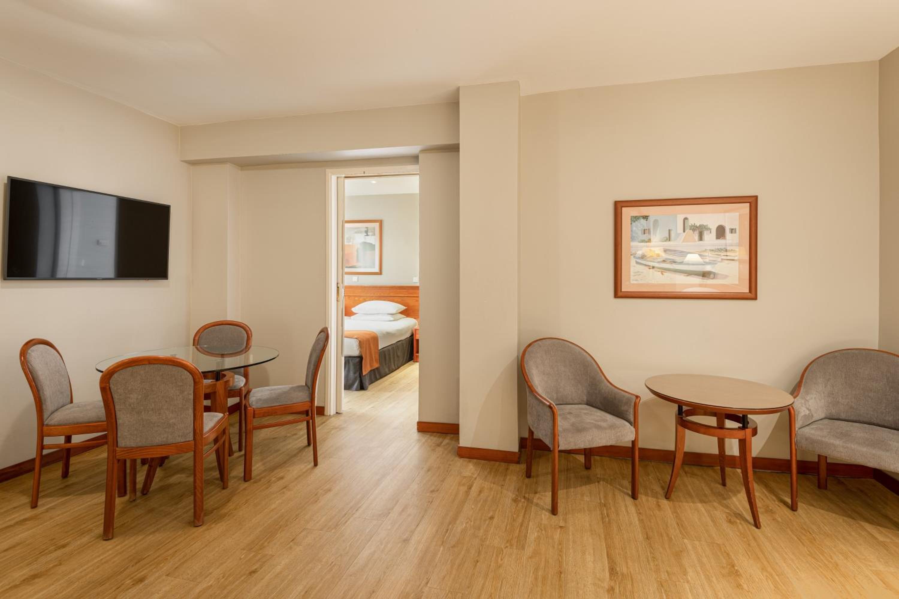 Two-Bedroom Suite photo 3