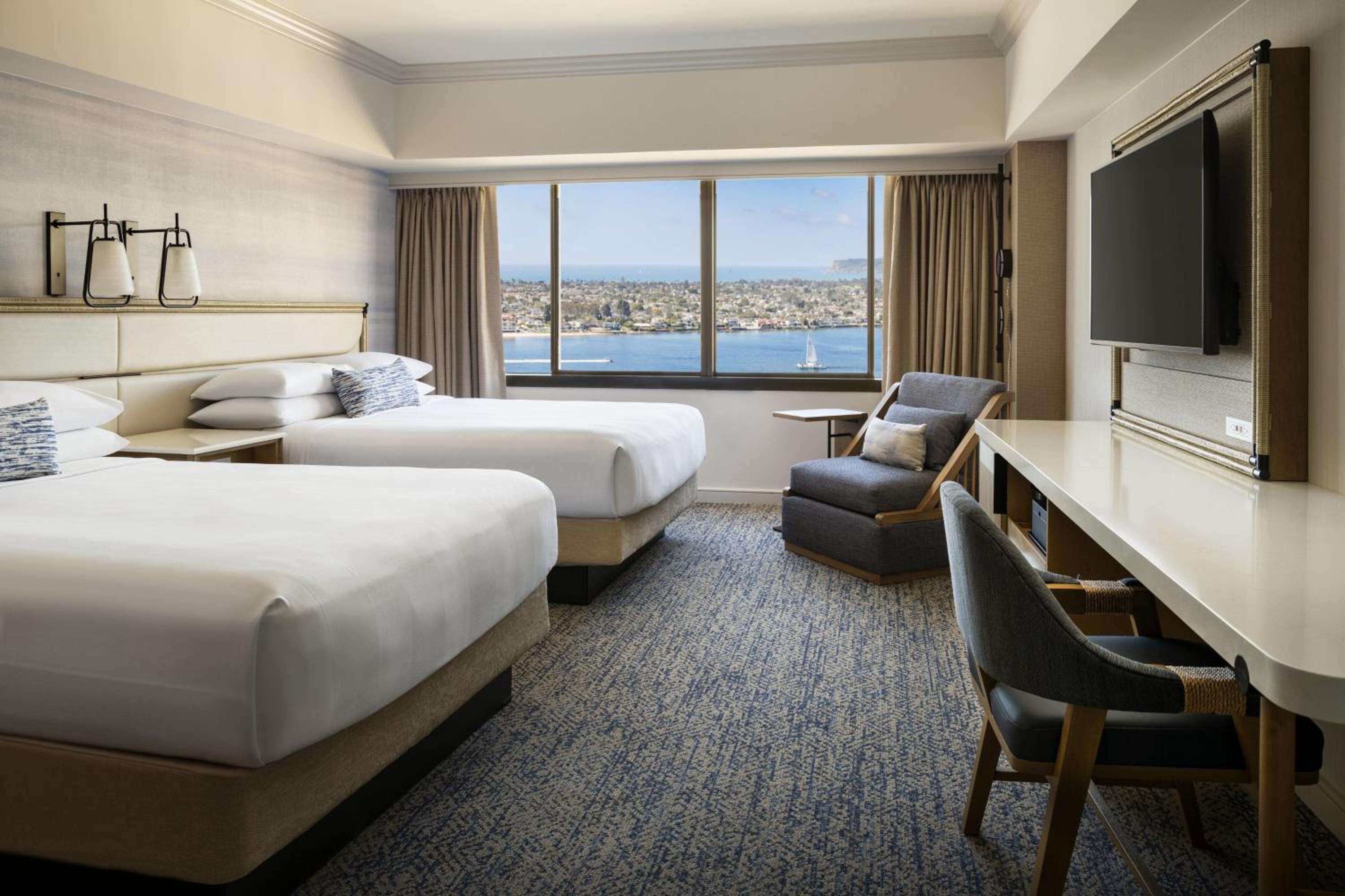 Double Room with Two Double Beds - Bay View - Photo 1