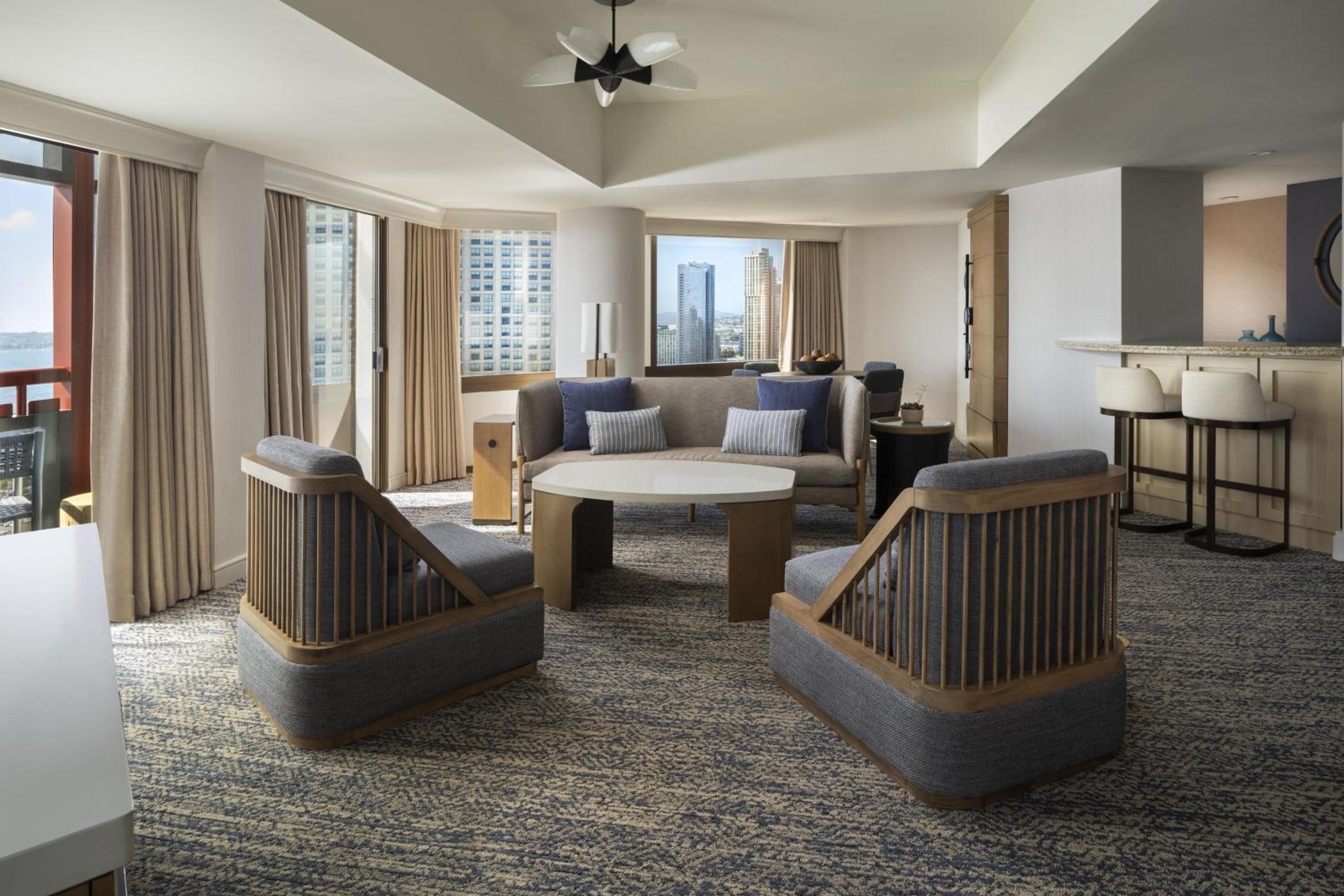 Hospitality Suite, Queen - Photo 1