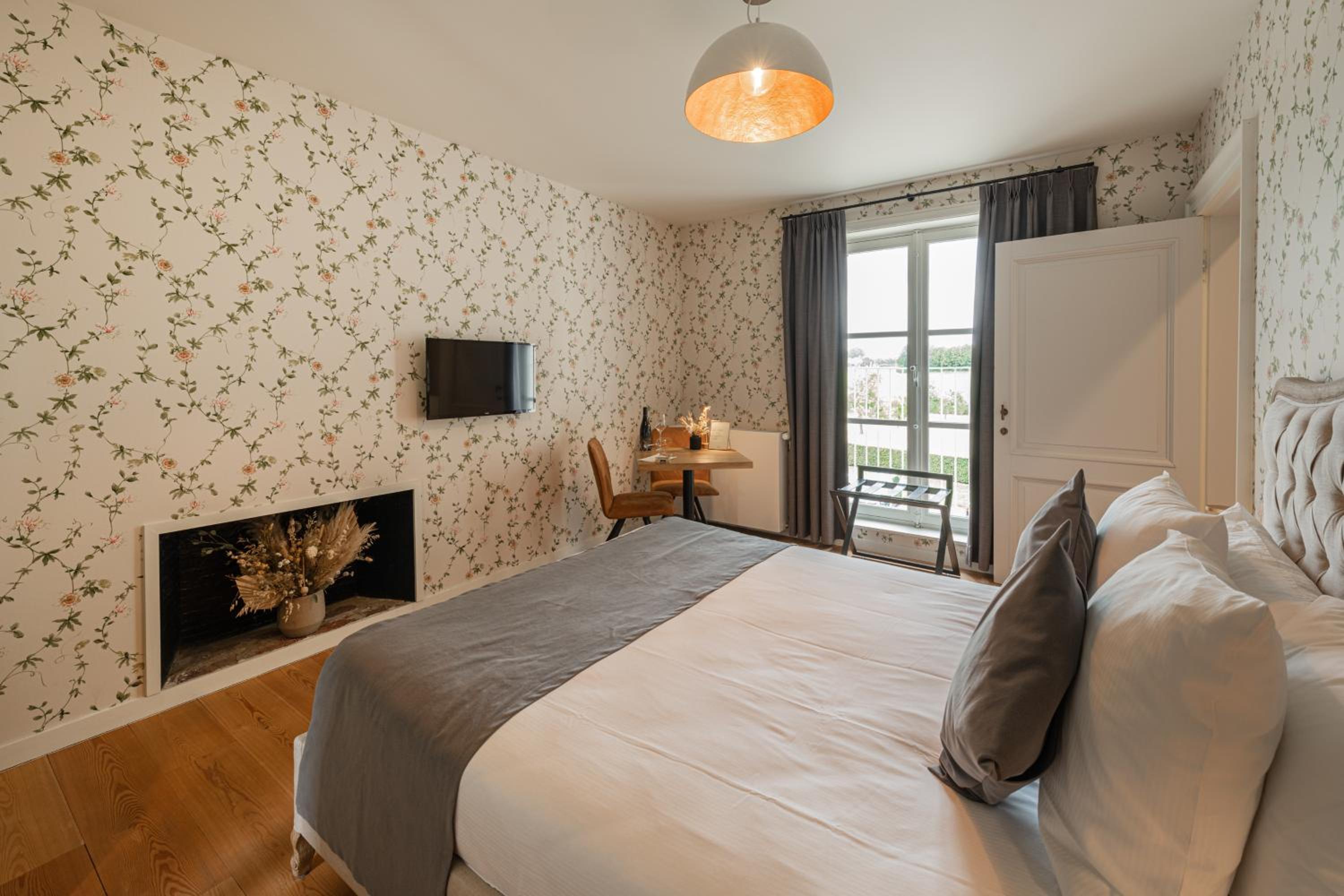 Standard King Room - Photo 1