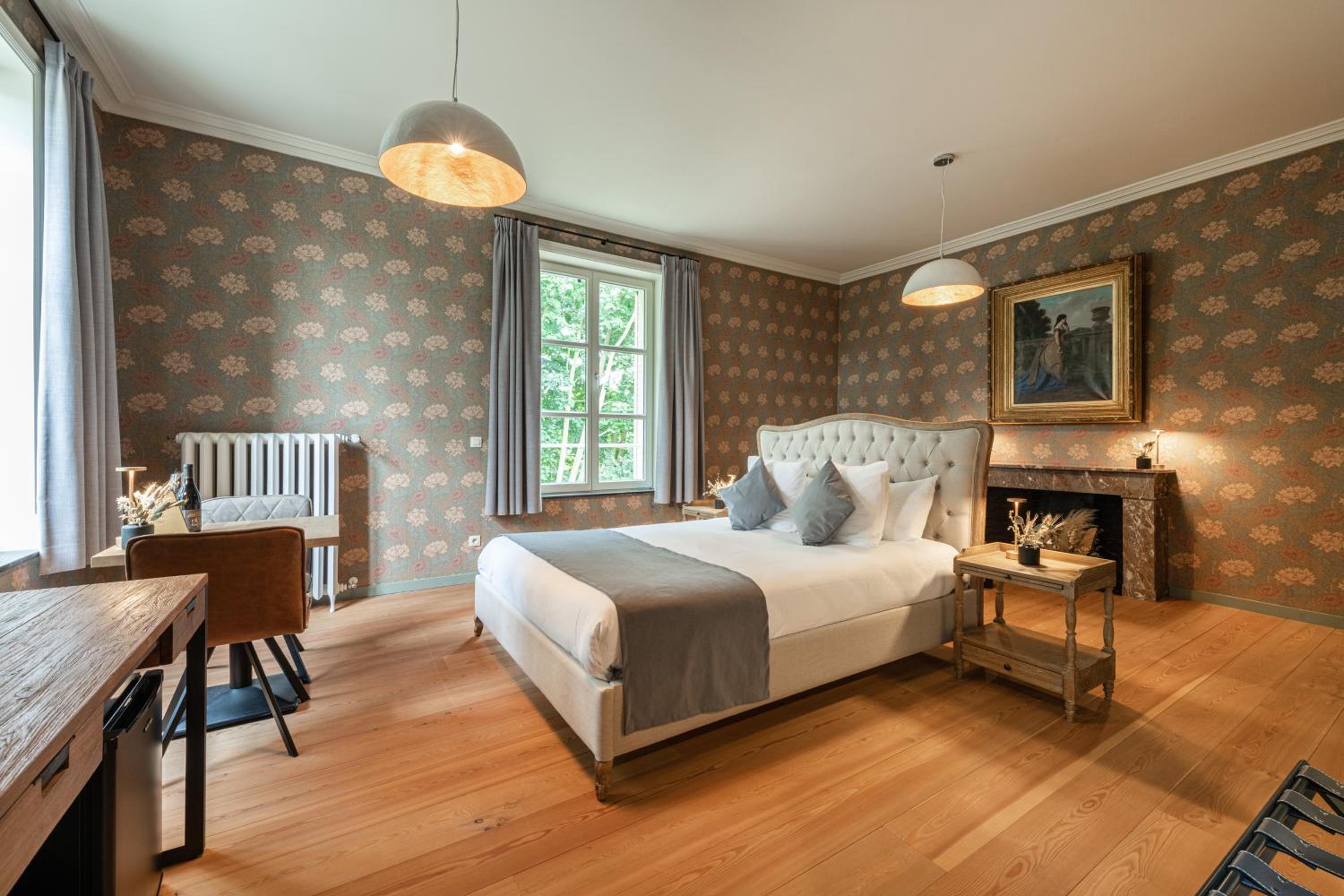 Deluxe King Room - Photo 1