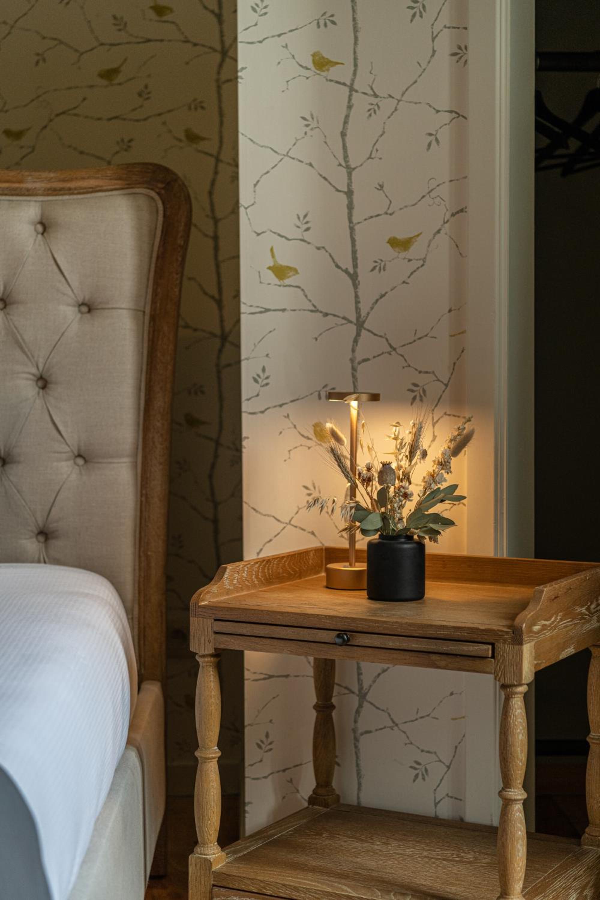 Deluxe King Suite - Photo 6