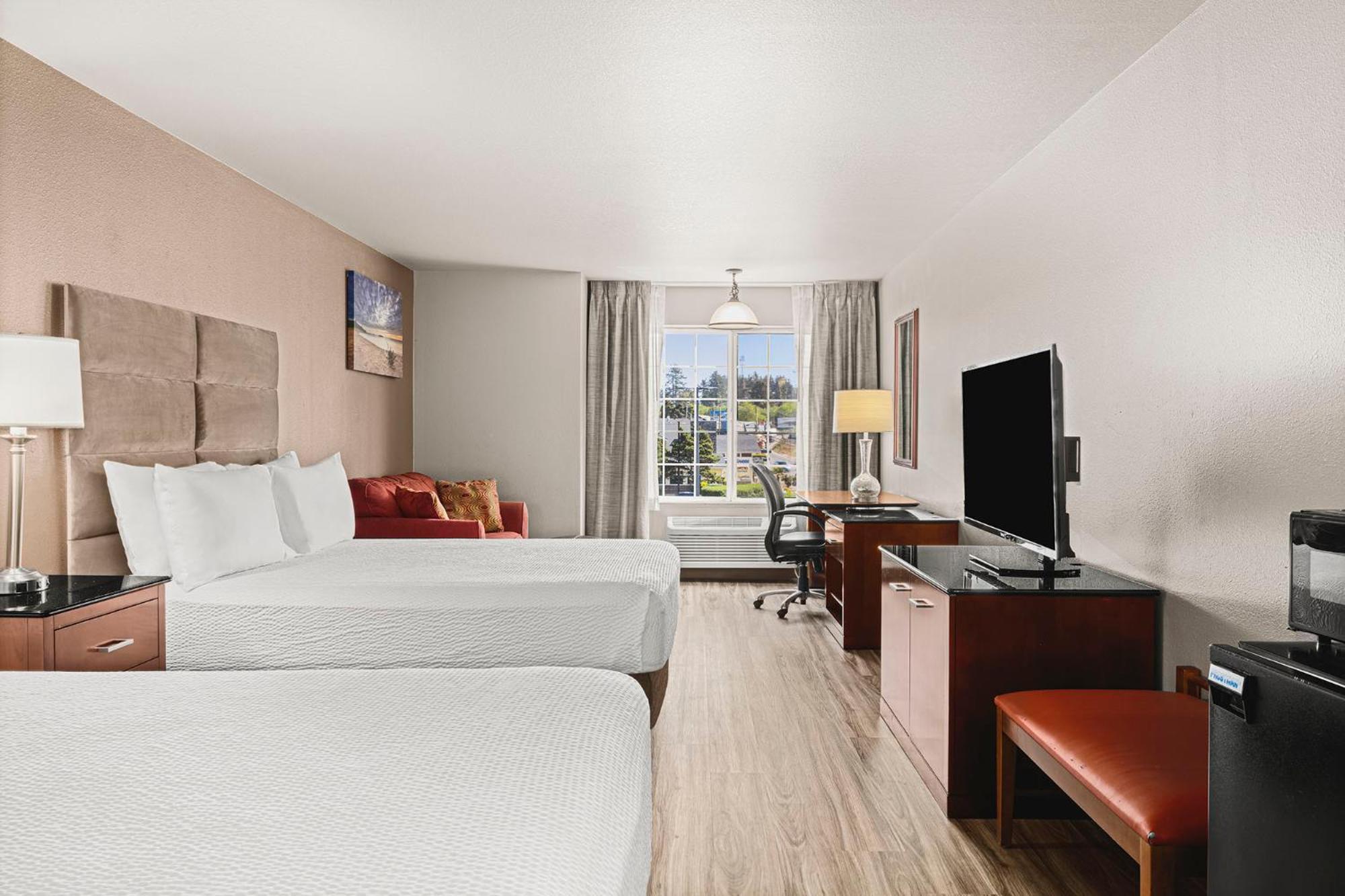 Queen Room with Two Queen Beds - Photo 1