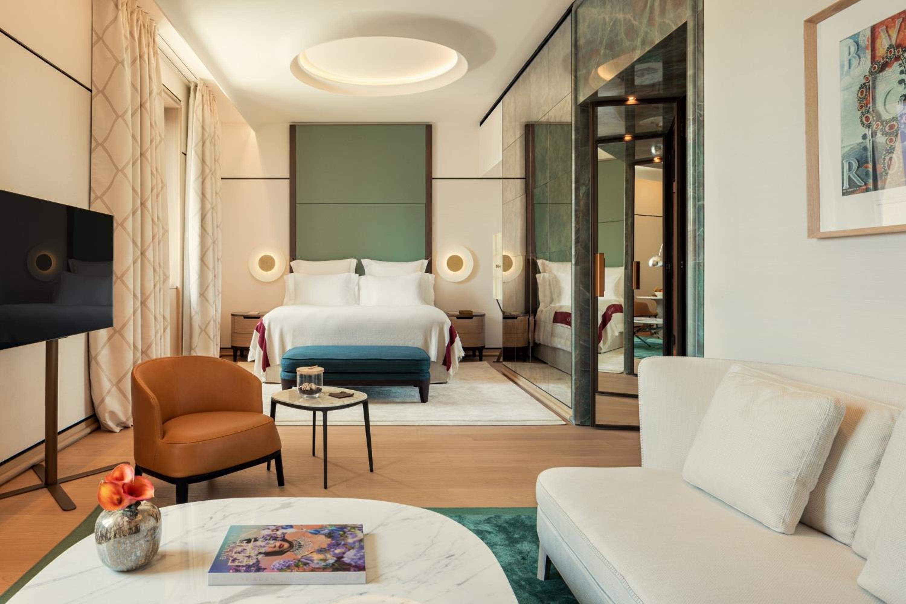 Junior Suite with City View