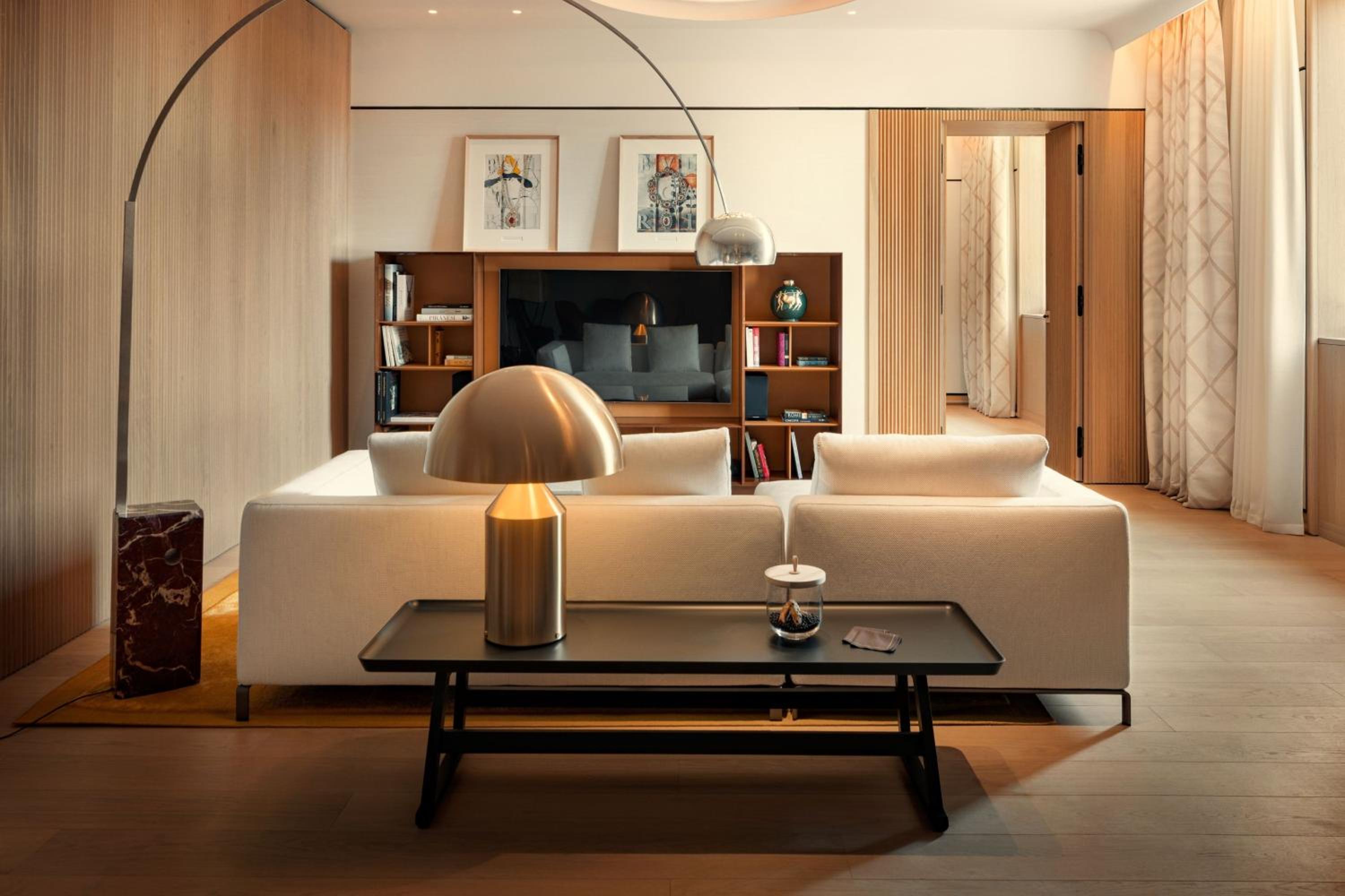 One-Bedroom Deluxe King Suite with City View