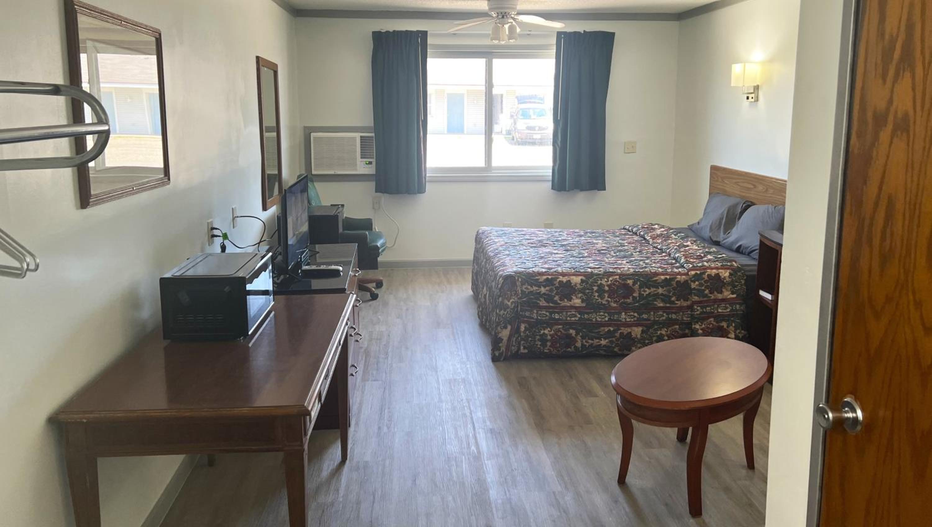 Queen Room - Disability Access