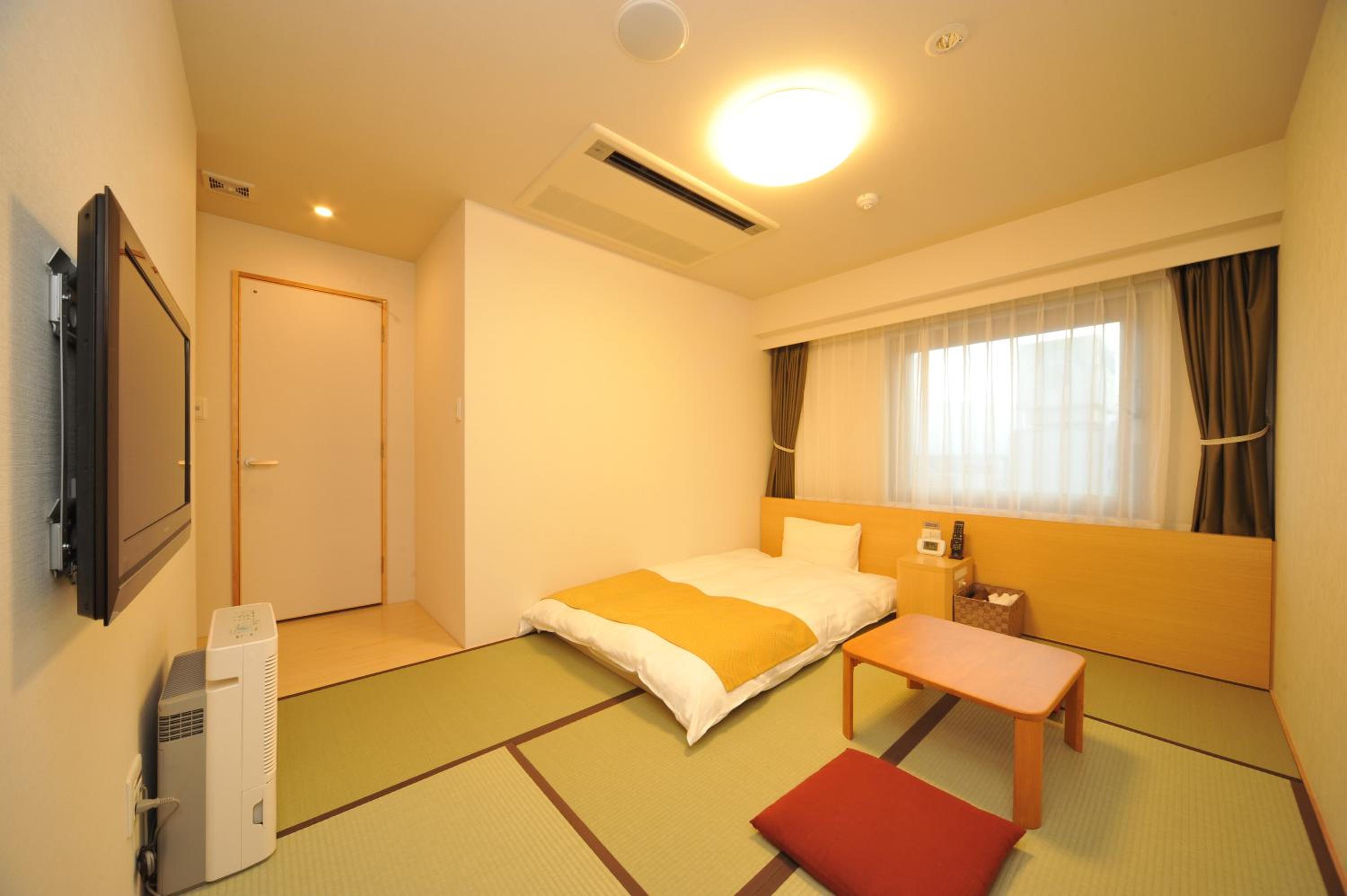 Japanese-Style Twin Room with Private Bath Room- Non-Smoking photo 3