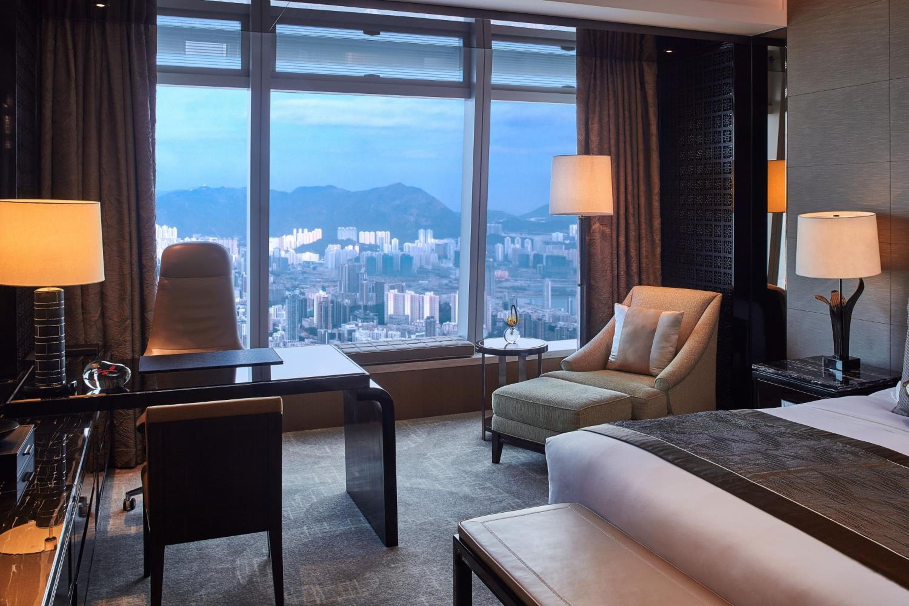 Club Deluxe Room with 2 Double Beds and Club Lounge Access photo 2