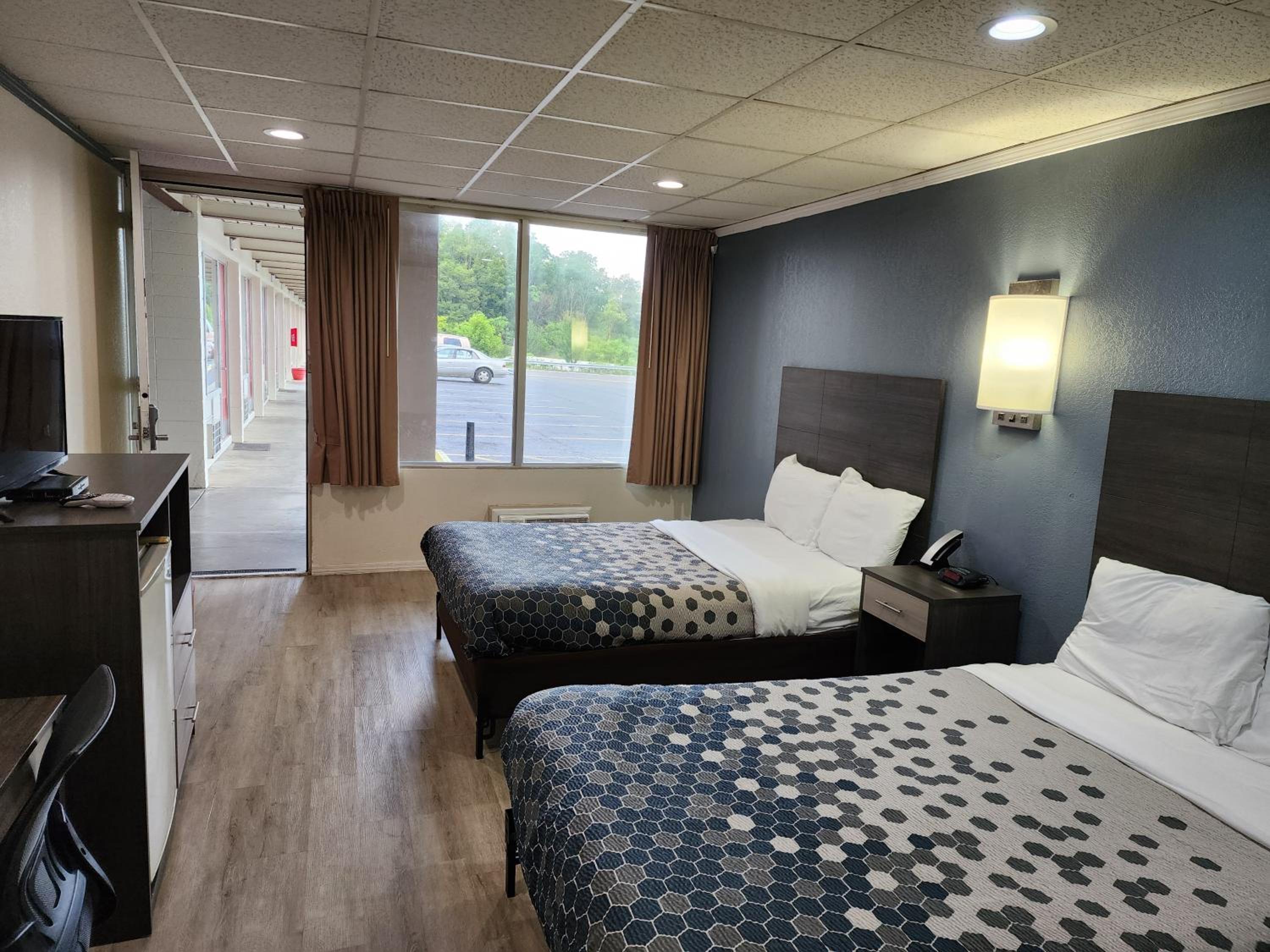 Double Room With Two Double Beds - Non-Smoking - Photo 1