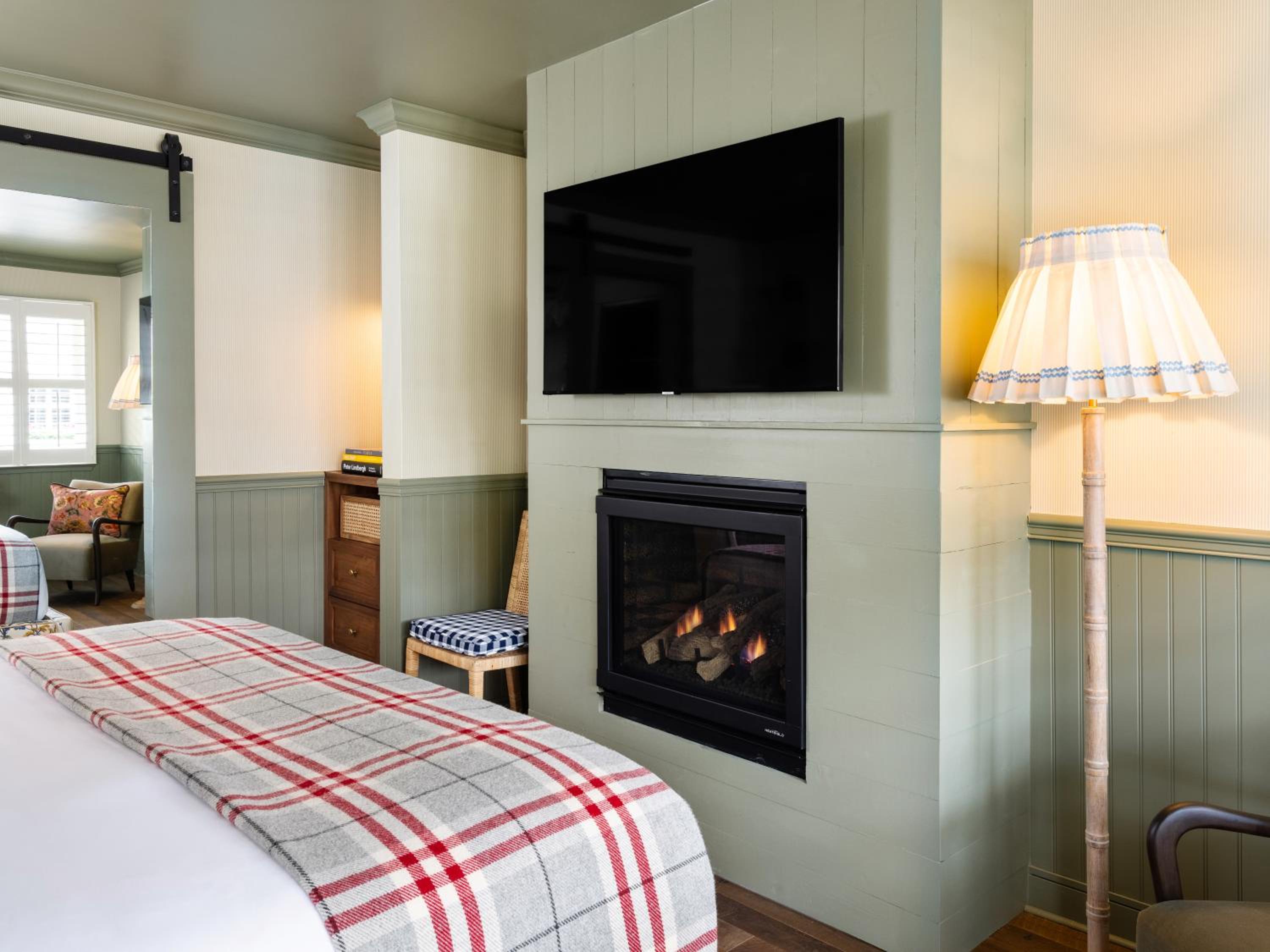 Deluxe King Room photo 1