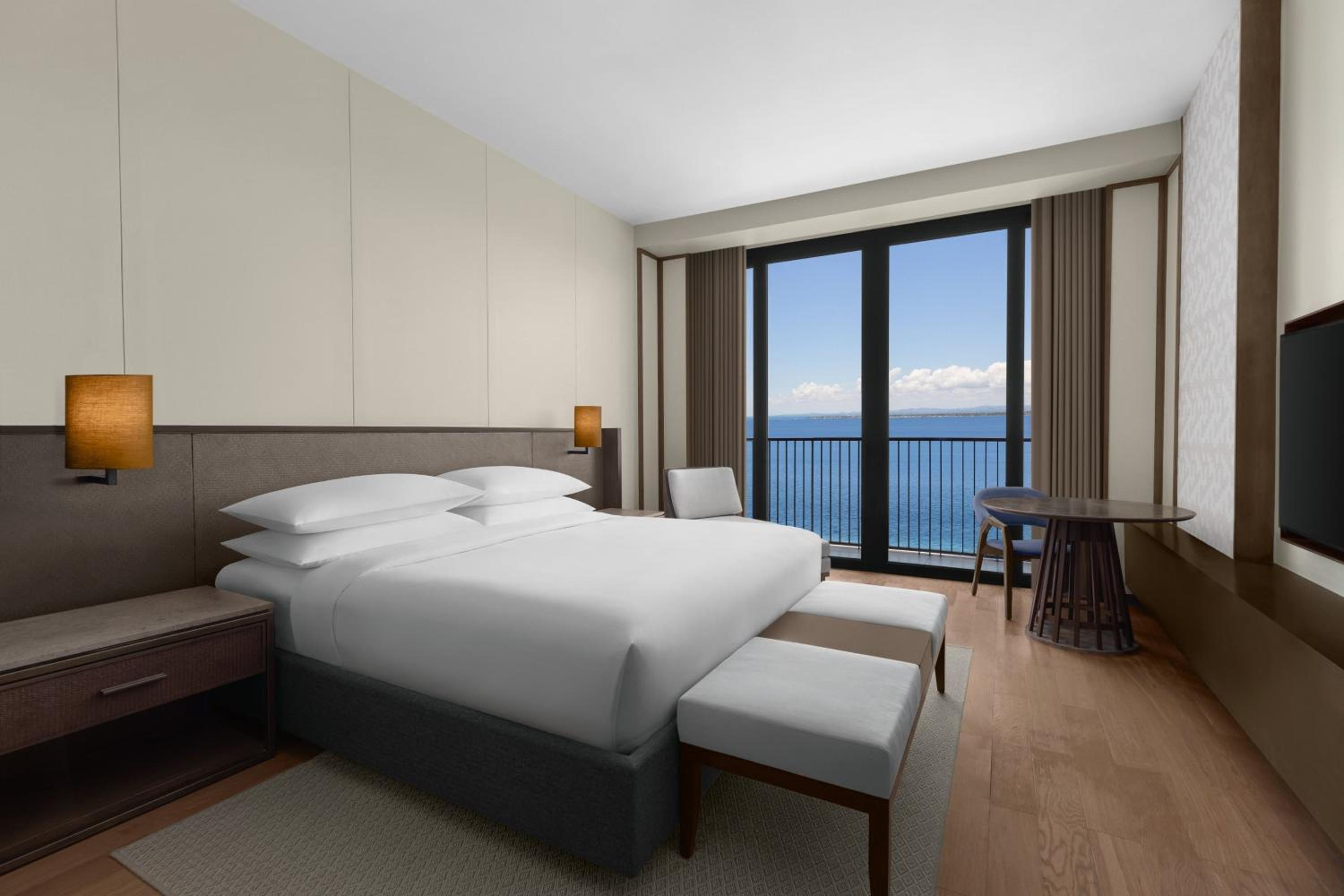 King Room with Balcony and Ocean View - Photo 1