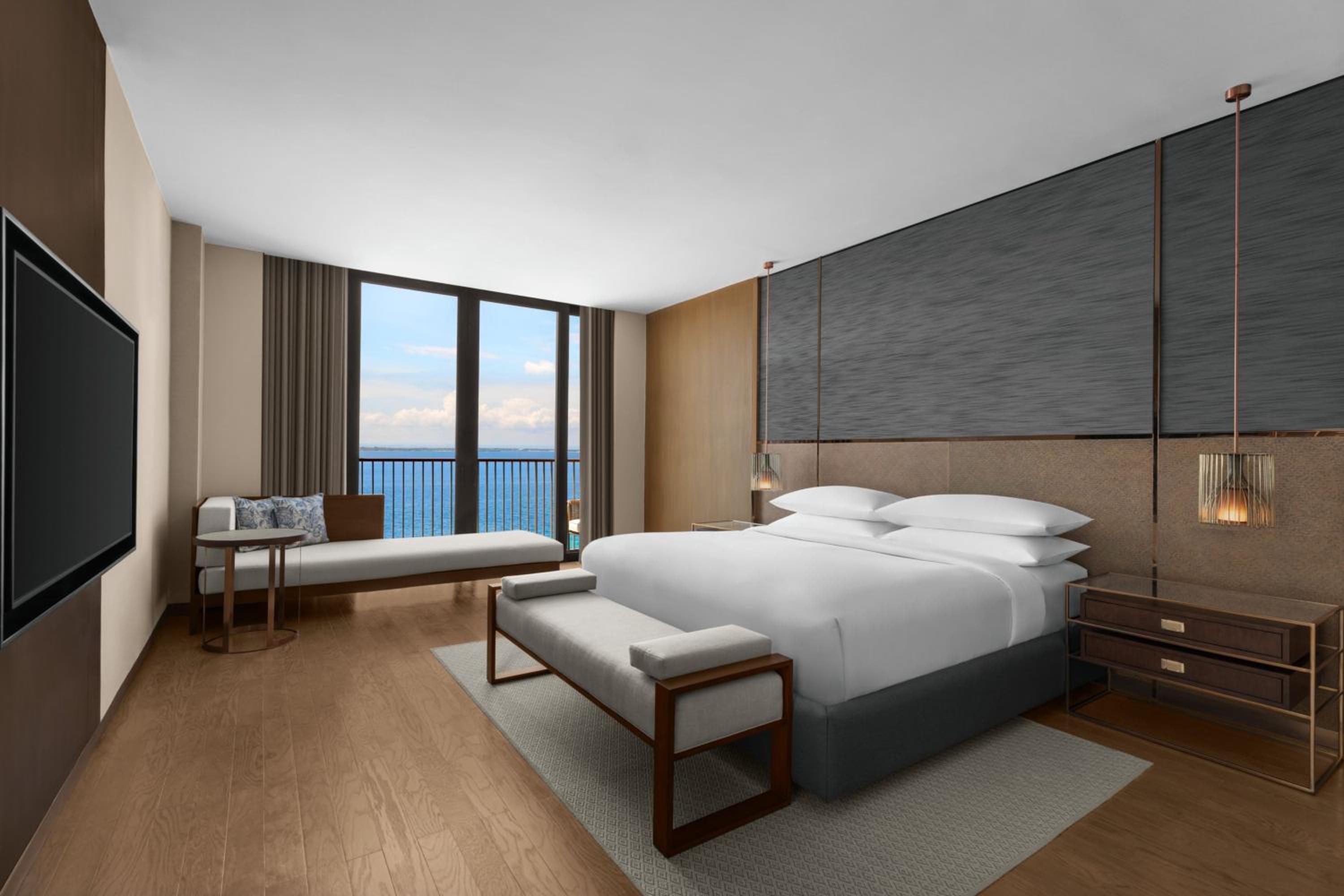 Executive King Suite with Balcony and Ocean View - Photo 1