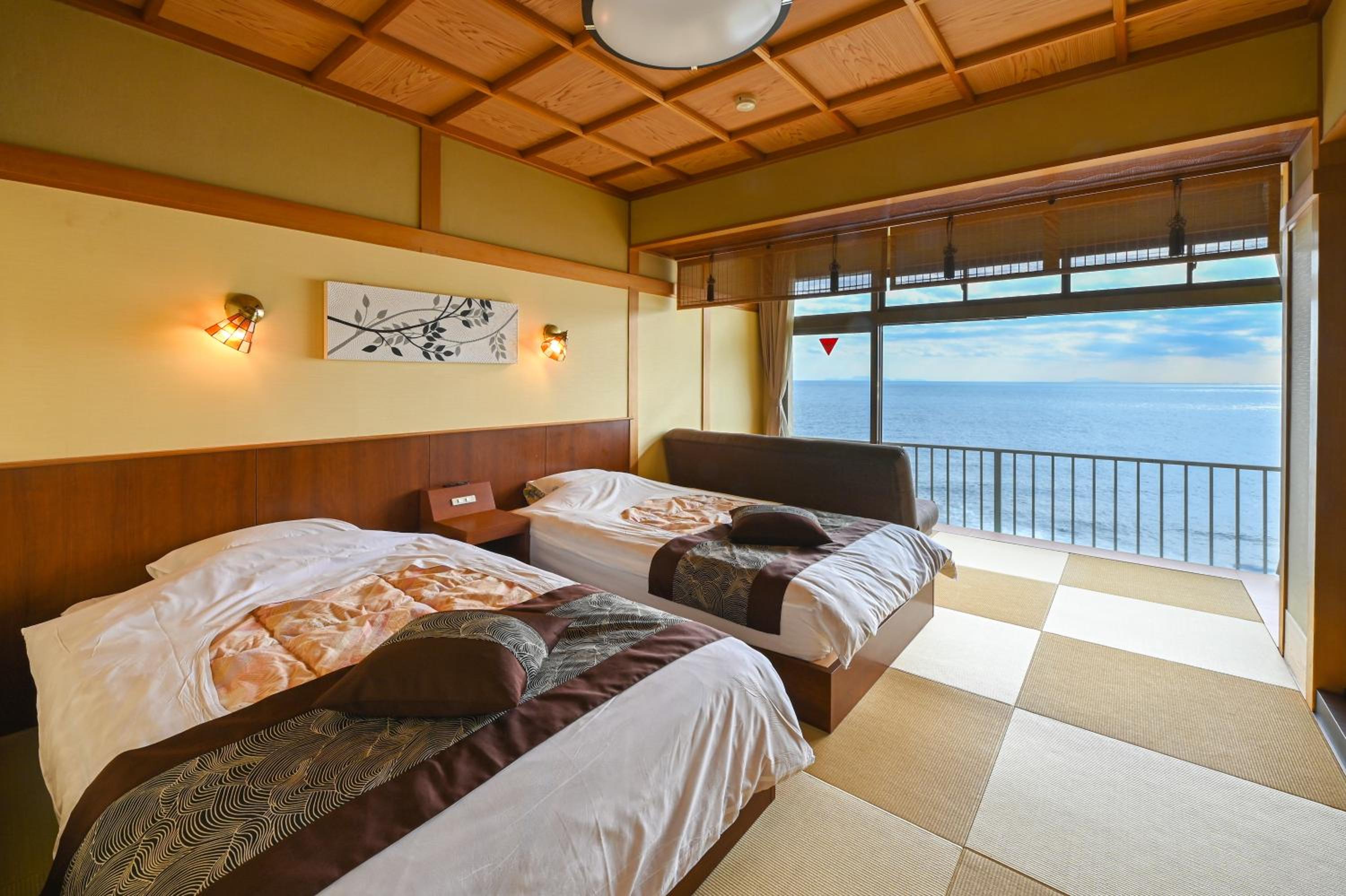 Standard Twin Room with Sea View photo 3