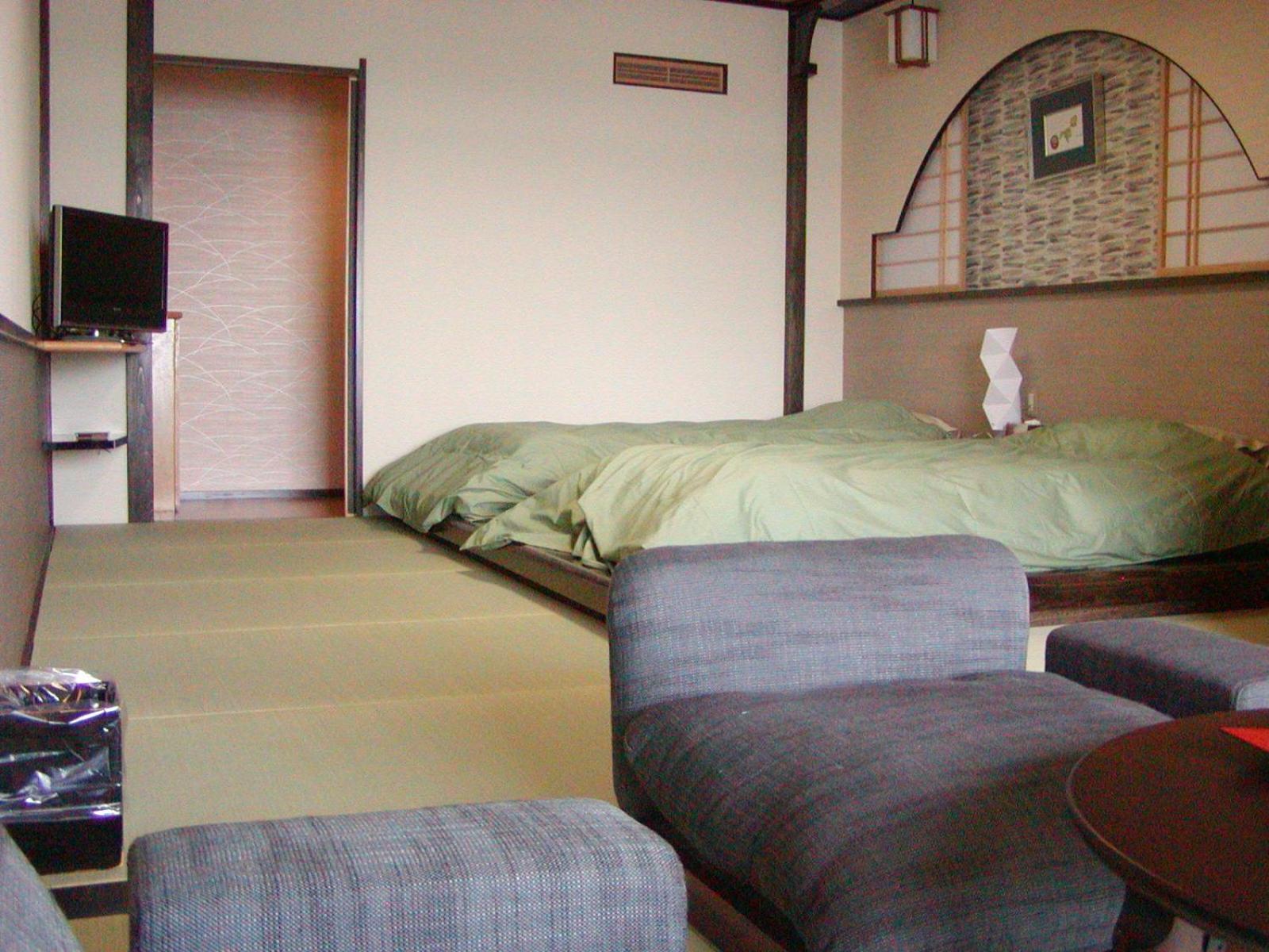 Deluxe Twin Room with Sea View photo 3