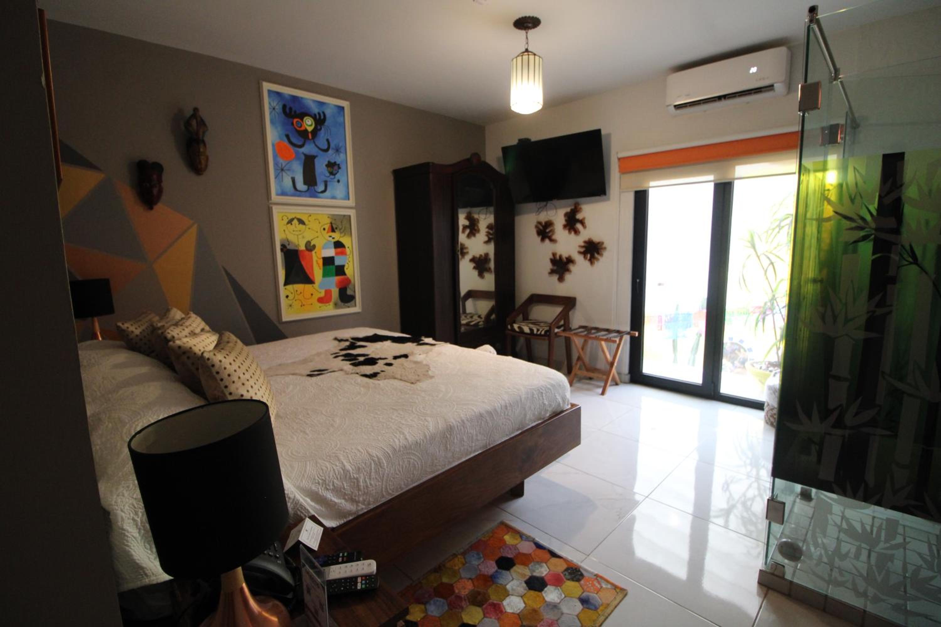 Junior Suite with Balcony - Photo 1