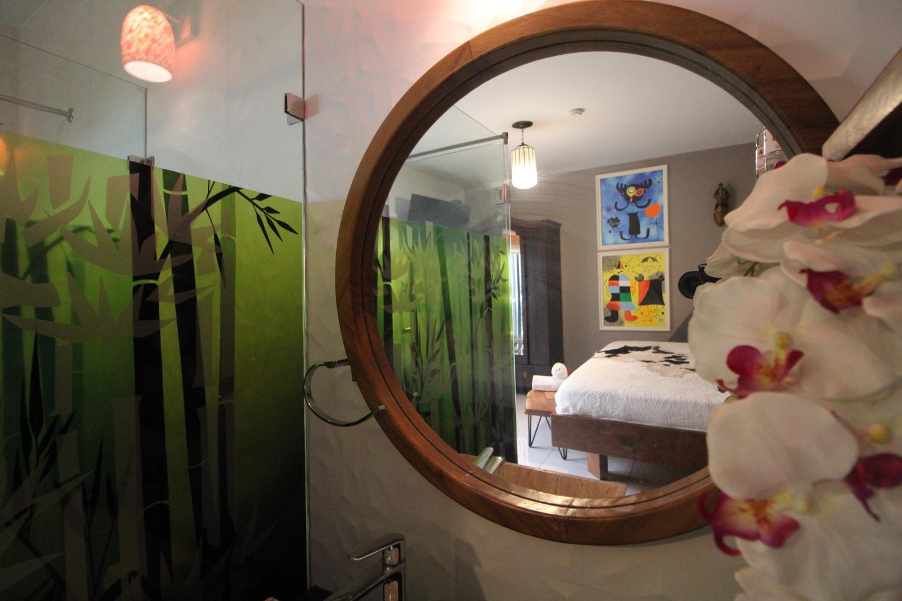 Junior Suite with Balcony - Photo 10
