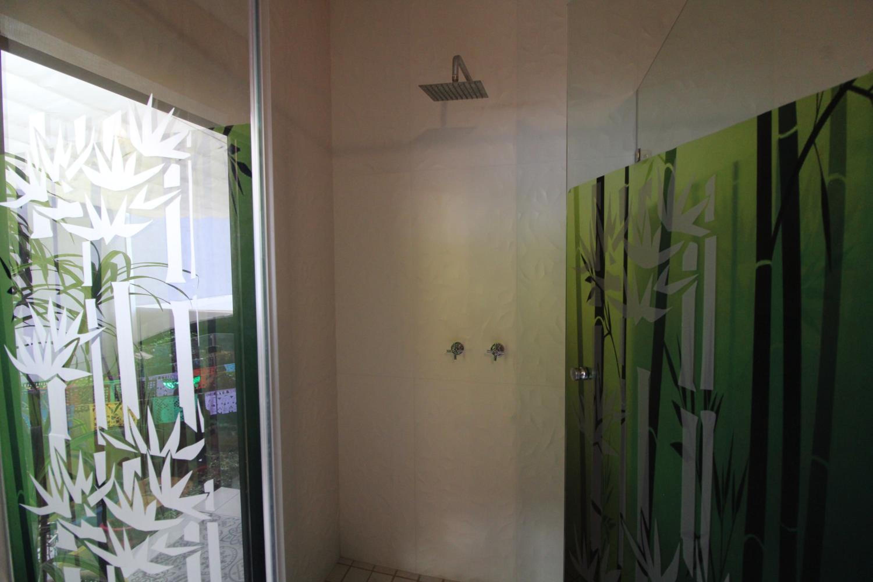 Junior Suite with Balcony - Photo 9