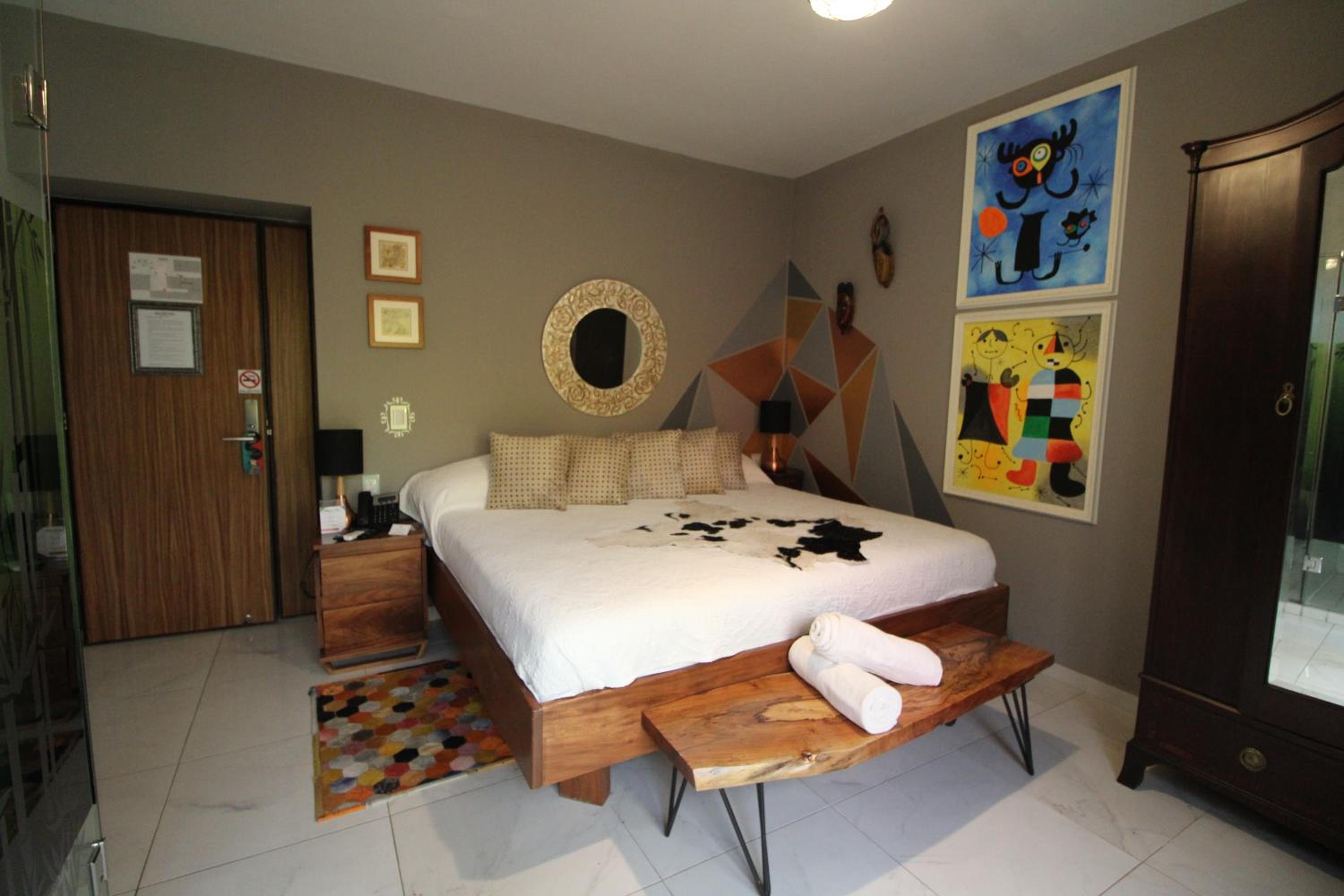 Junior Suite with Balcony - Photo 6