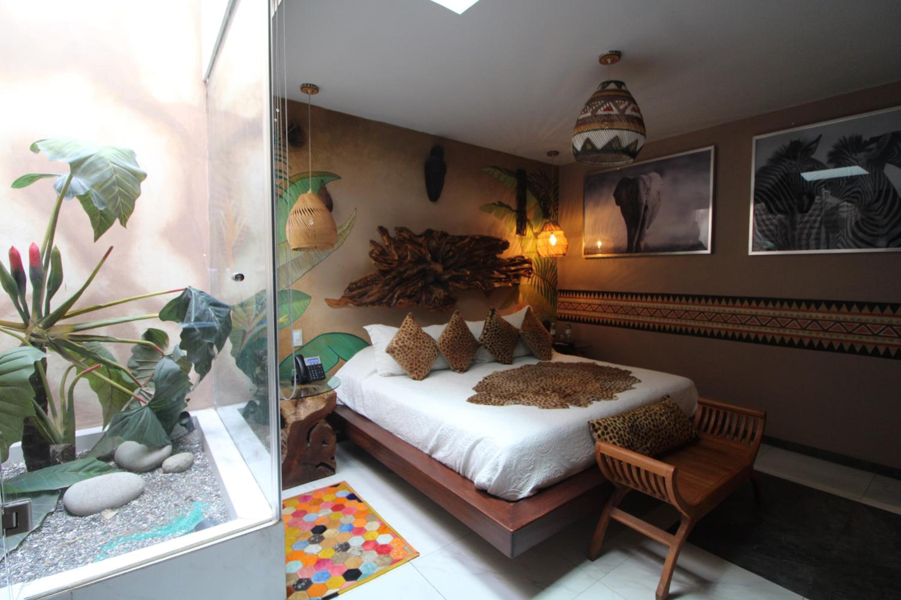 Deluxe King Suite - Photo 6