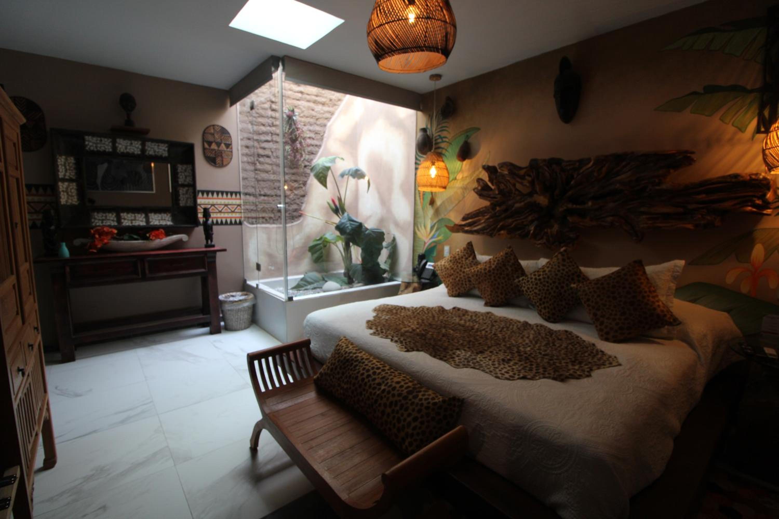 Deluxe King Suite - Photo 5