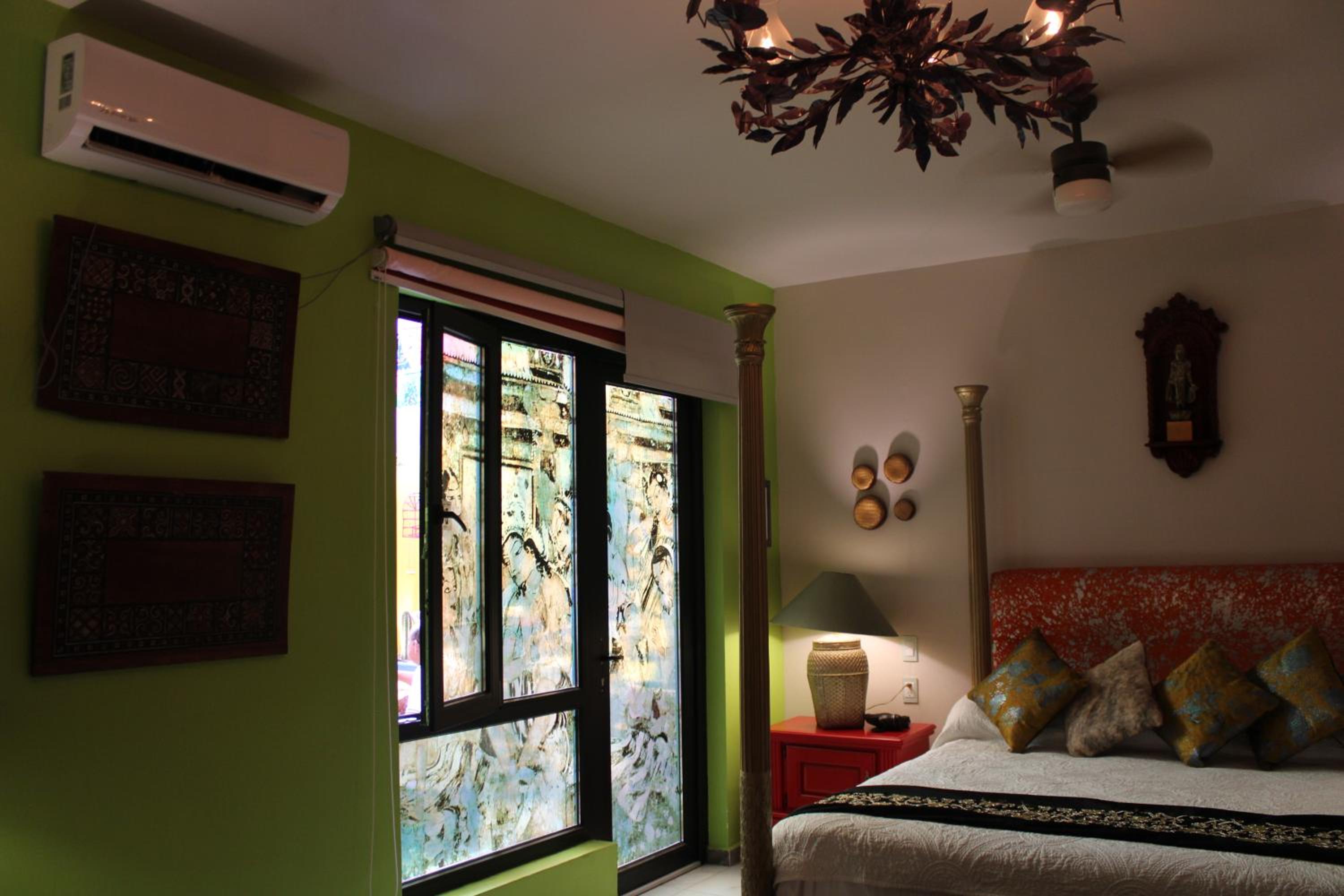 Deluxe King Room - Photo 6