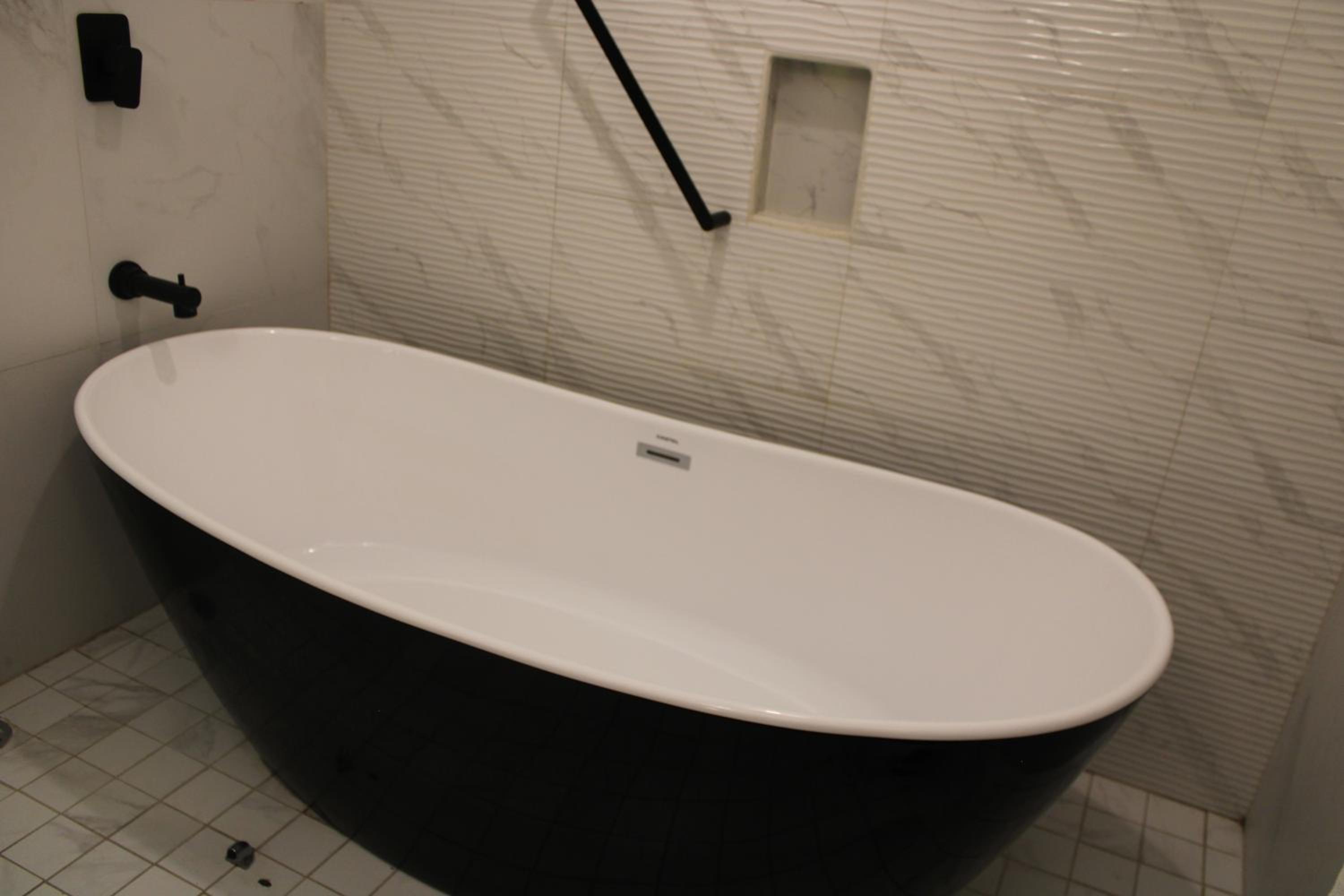 Deluxe King Room - Photo 4