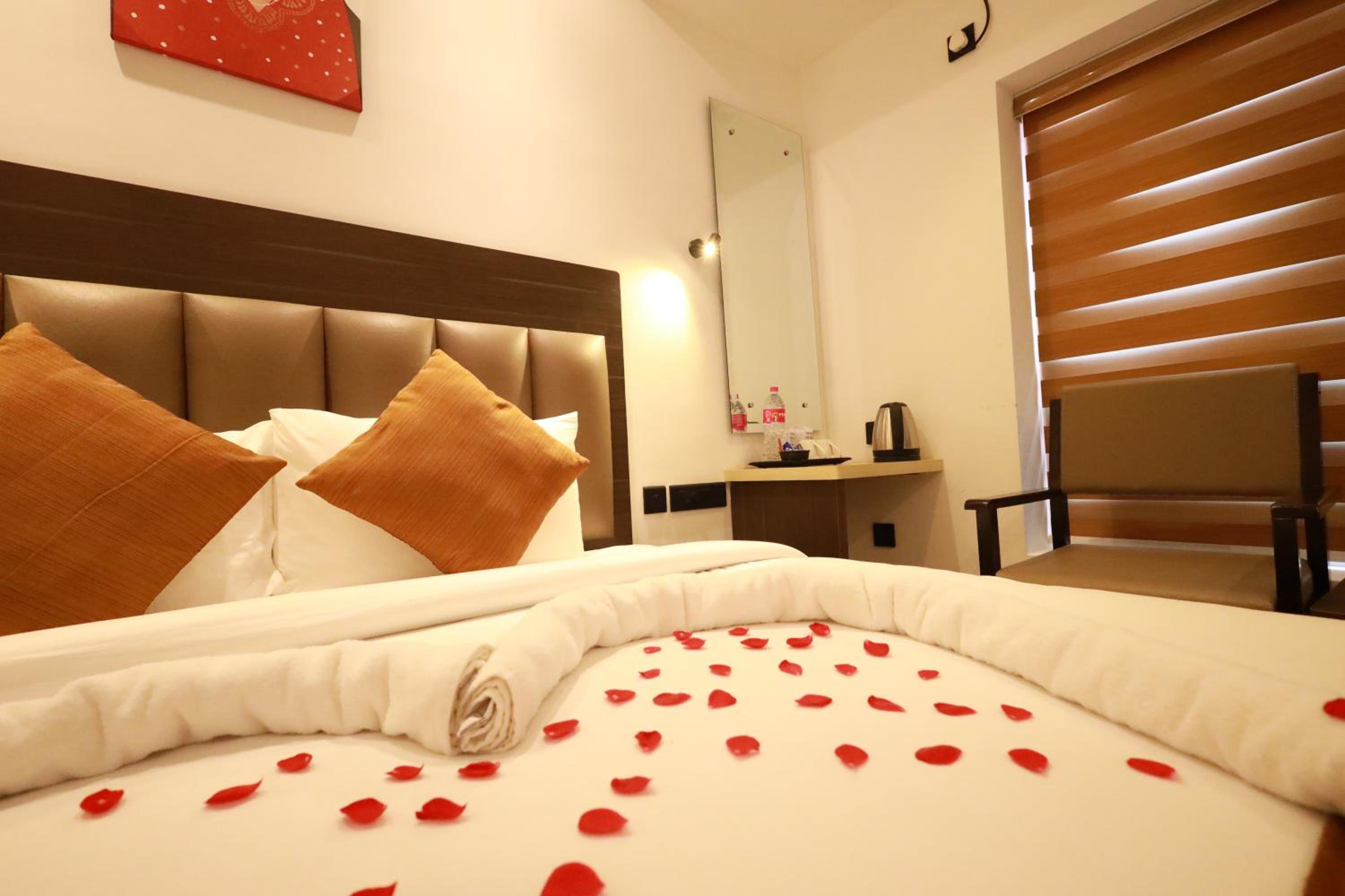 Premium Room - King Bed photo 3