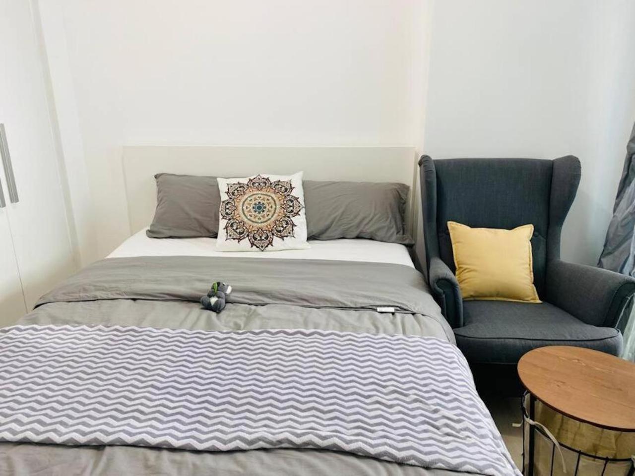 Studio Apartment photo 1
