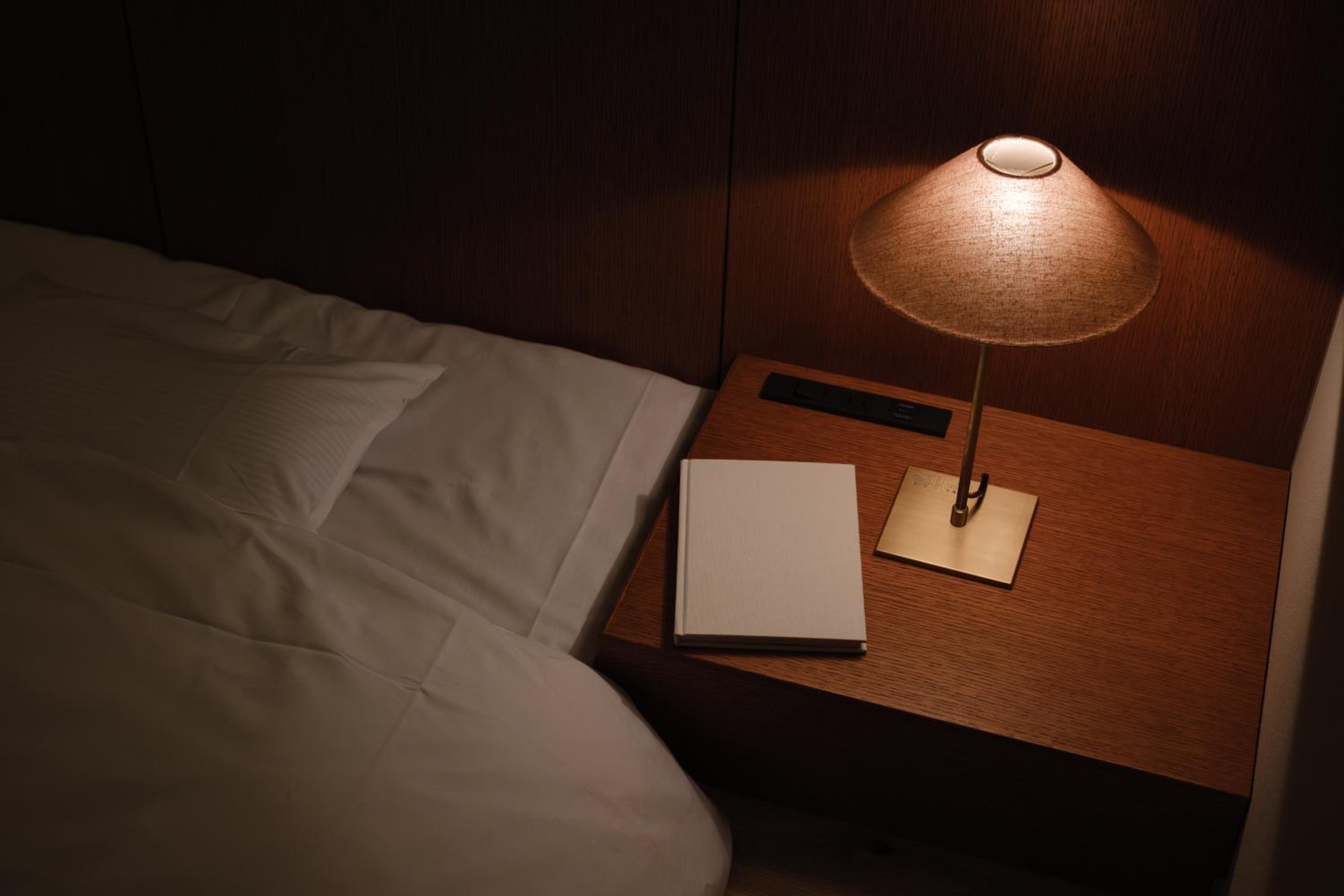 Deluxe Corner Western Room with Tatami, Shower and Mountain View, Non-Smoking - East Wing