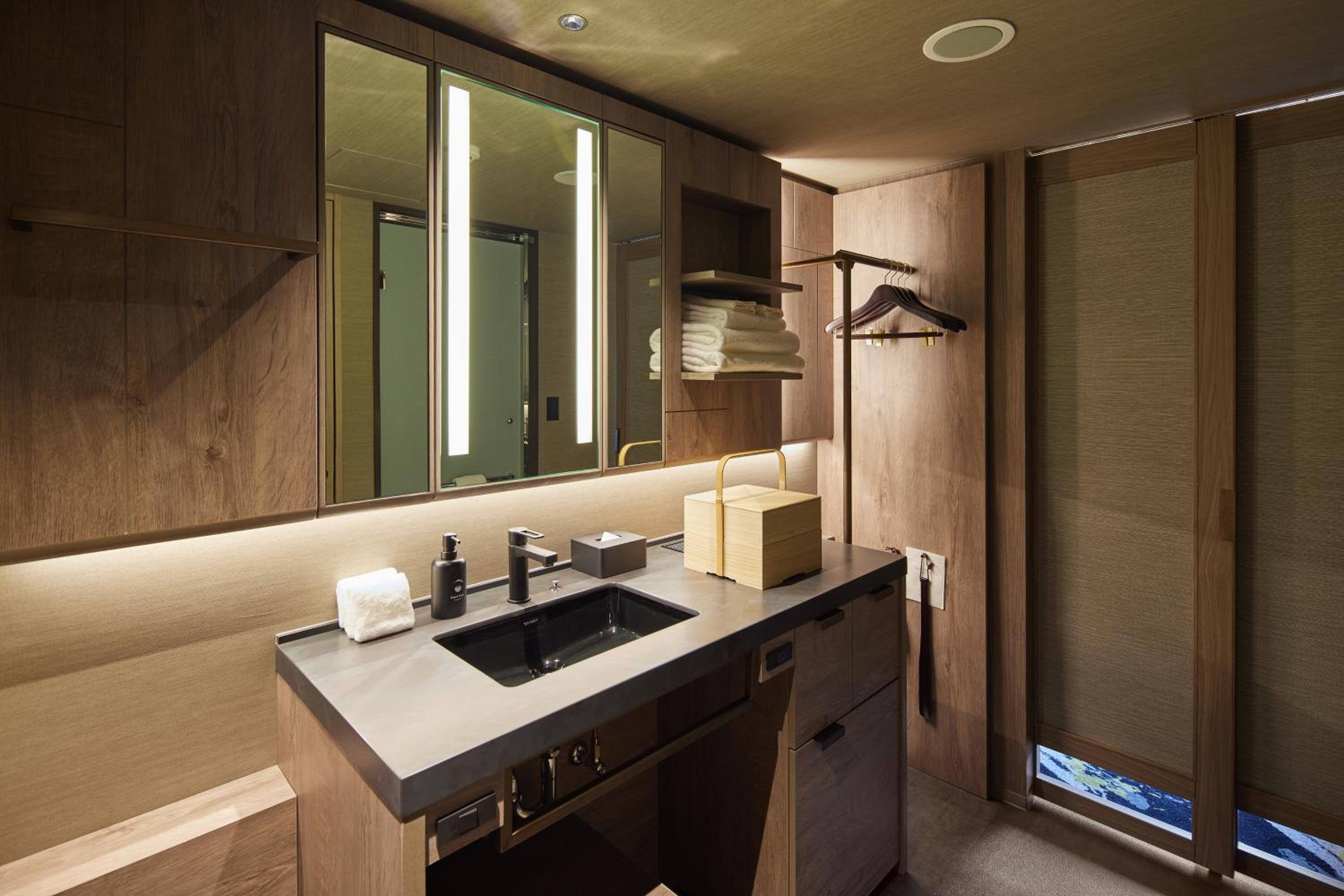 Superior Hollywood Twin Room with Shower - Photo 9