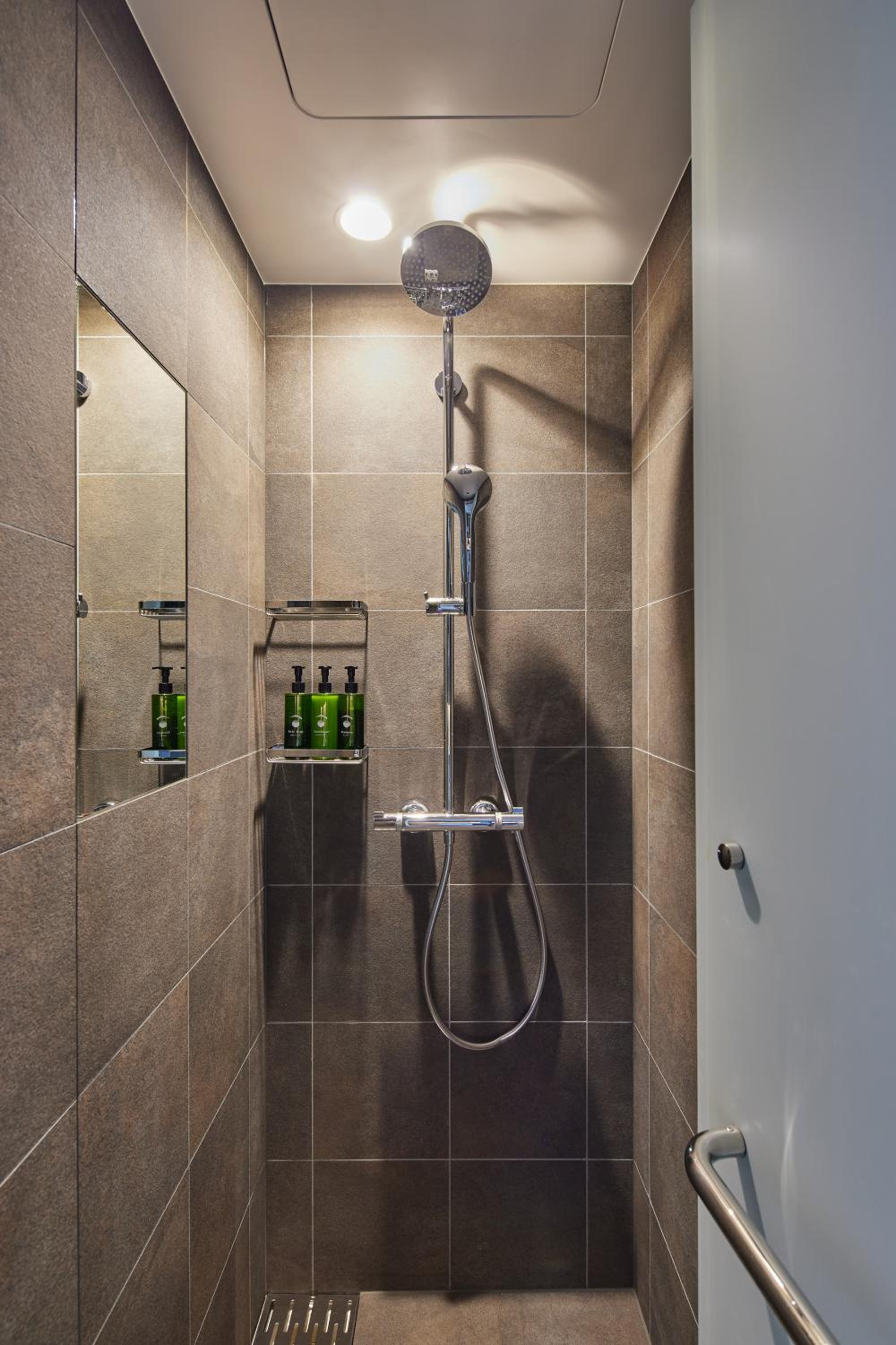 Superior Hollywood Twin Room with Shower - Photo 2