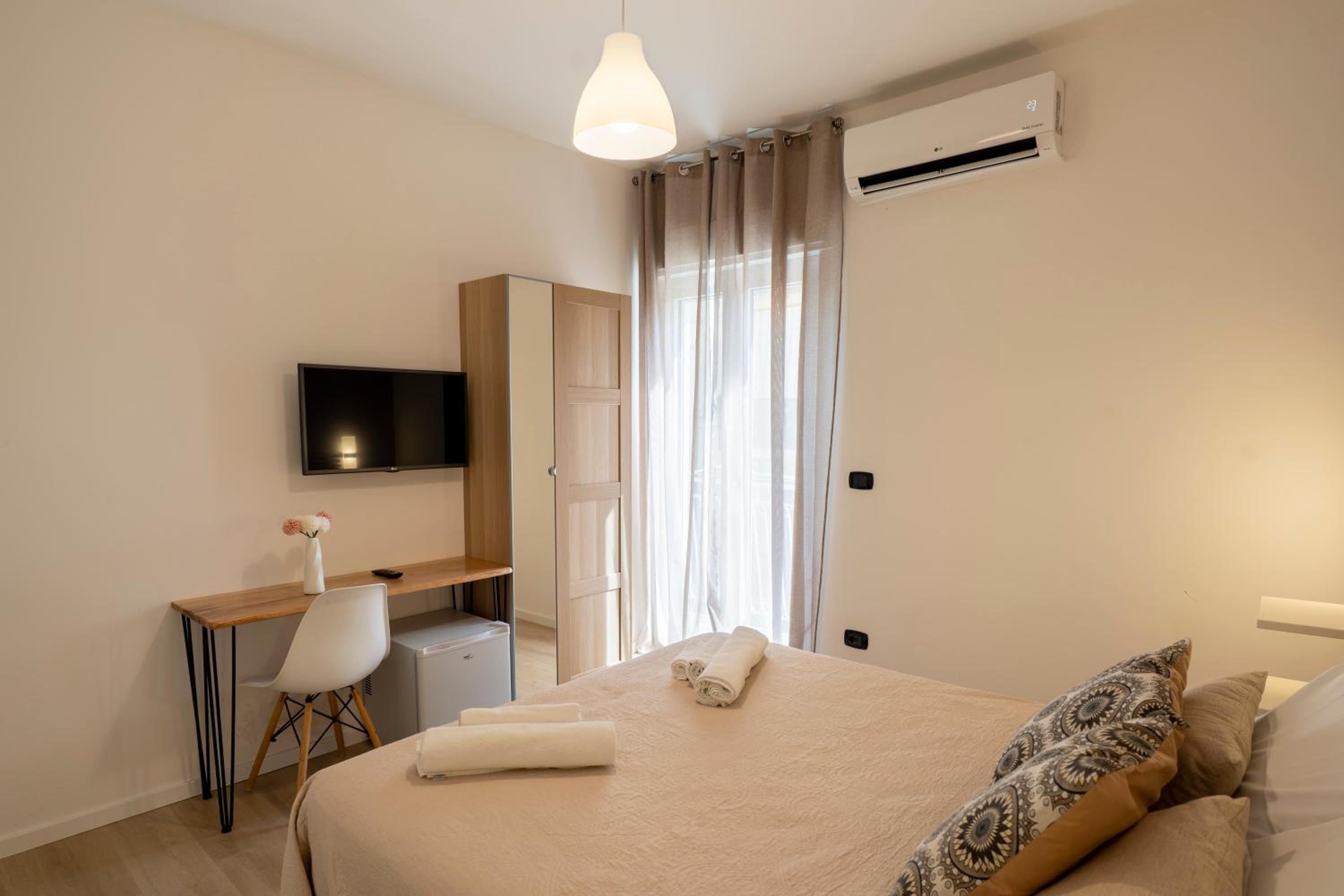 Standard Double Room - Photo 4