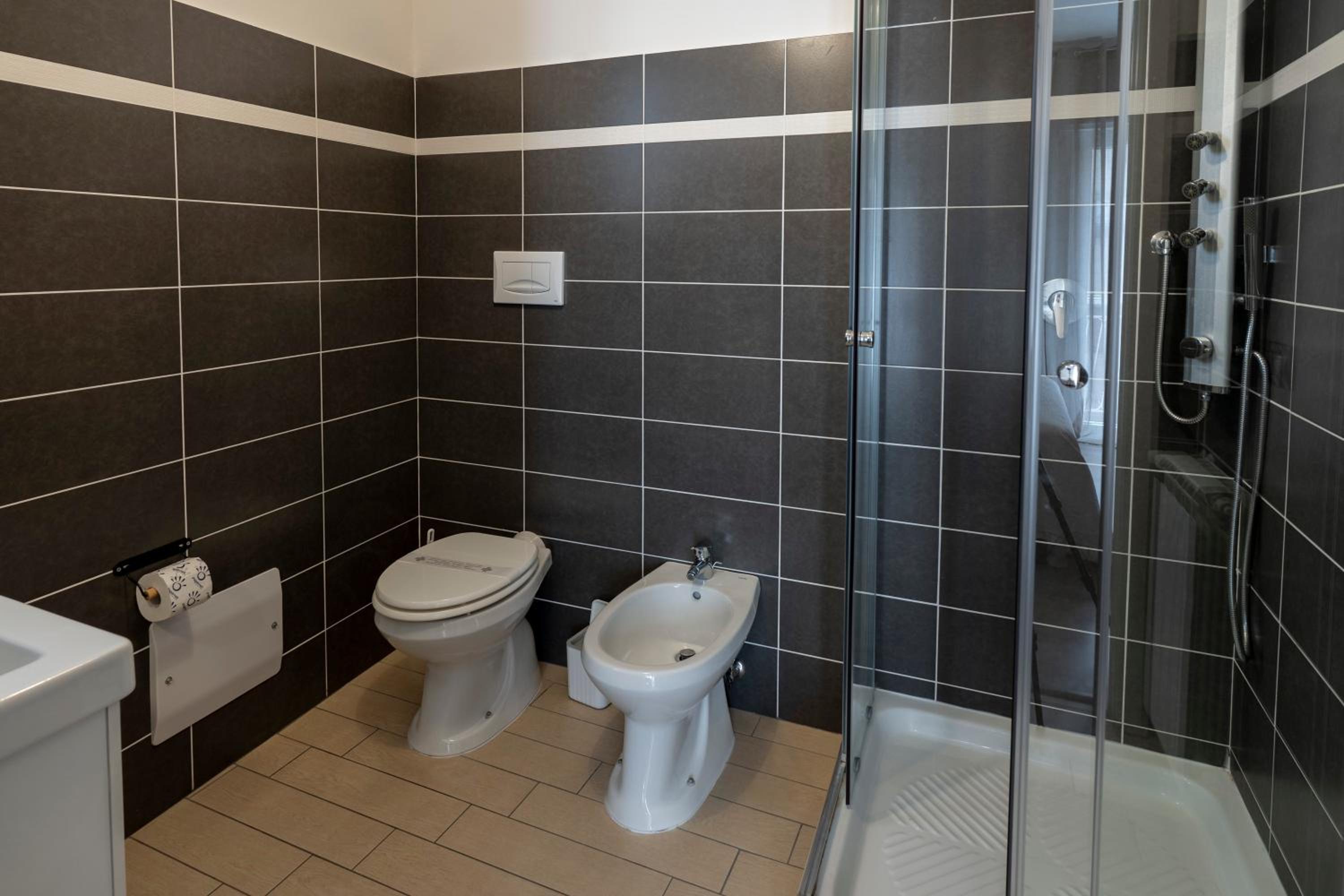 Standard Double Room - Photo 7