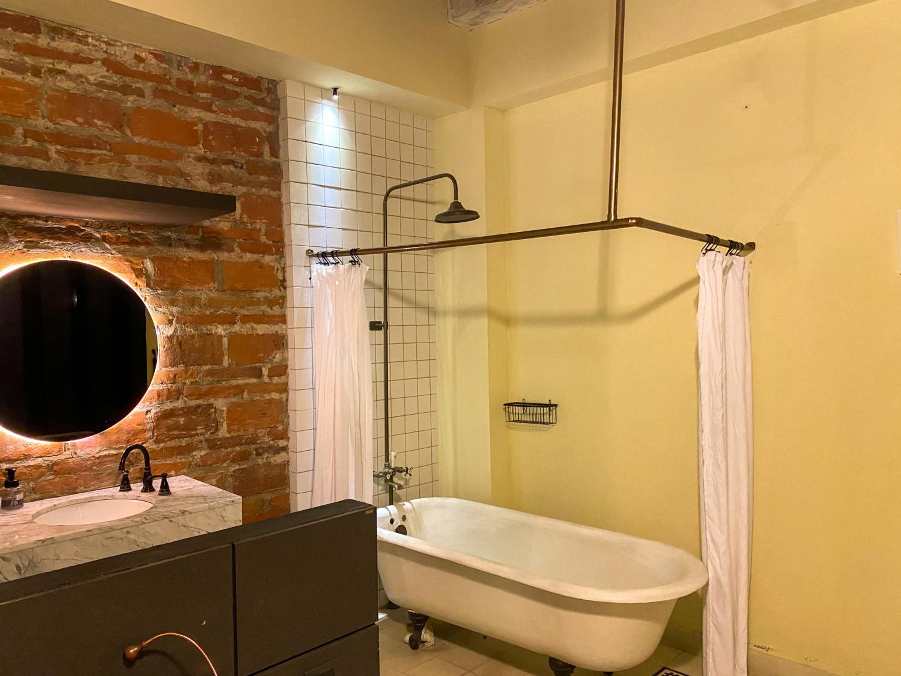 Deluxe Suite photo 3