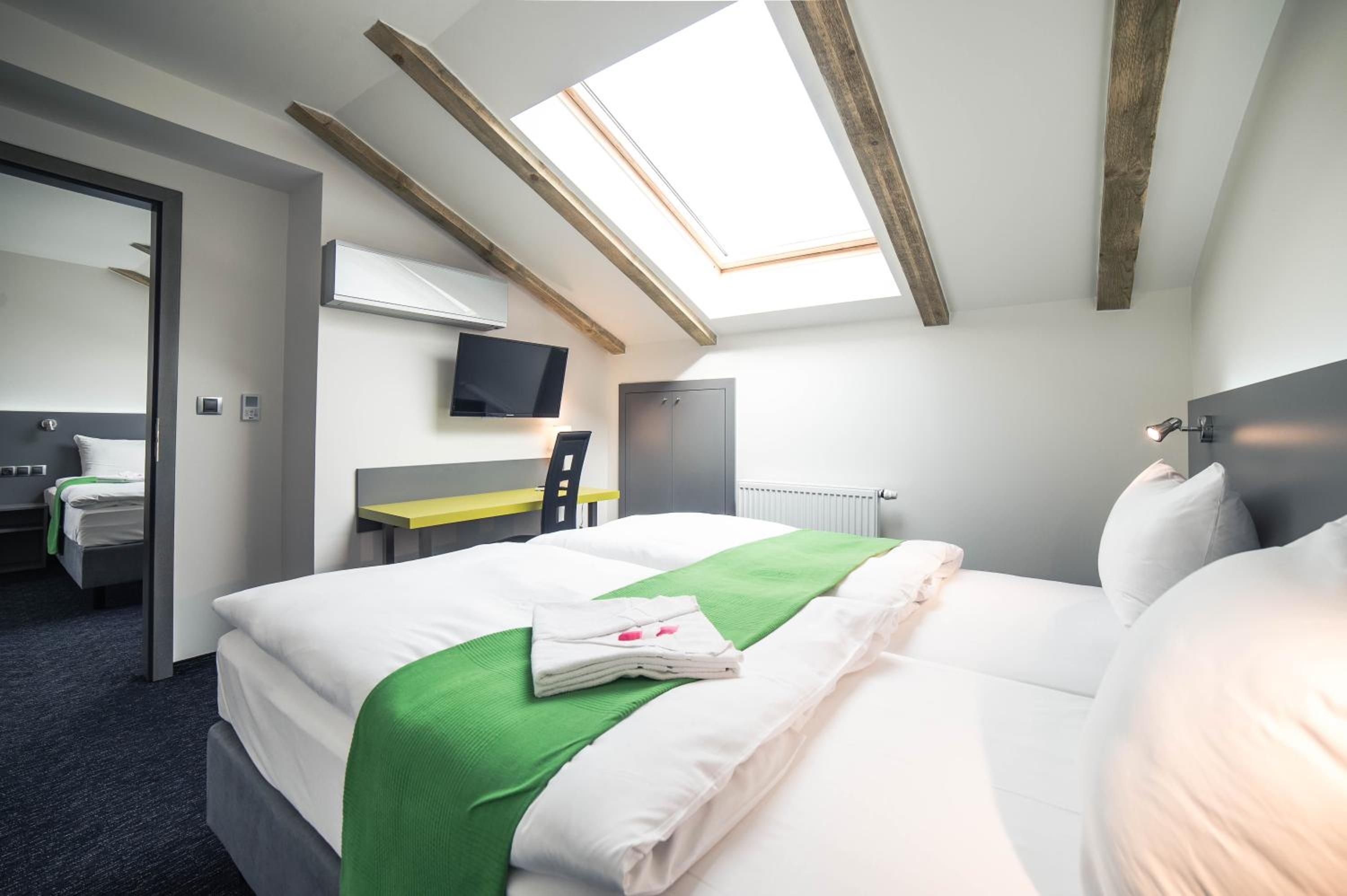 Deluxe Quadruple Room