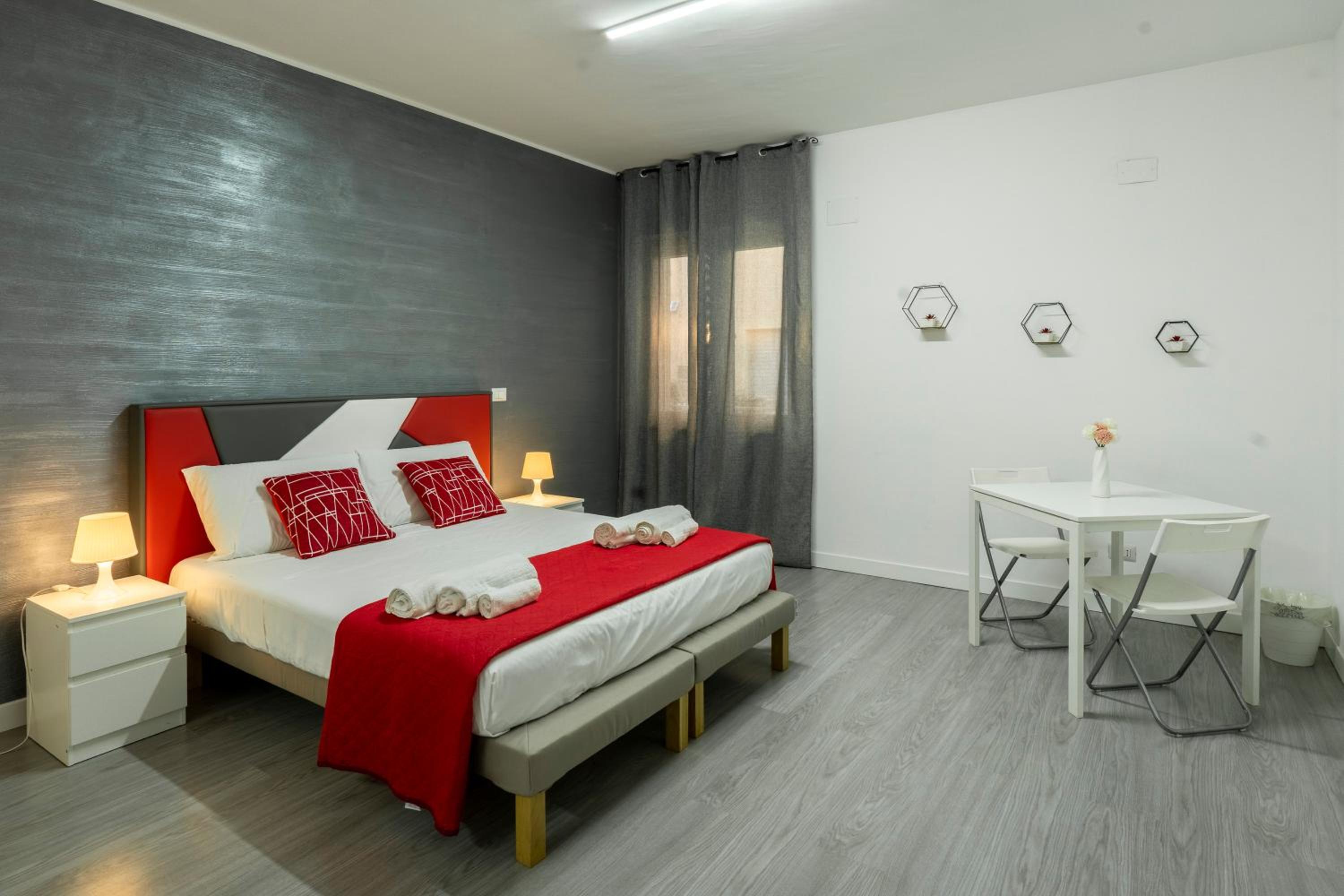 Junior Suite with Balcony - Photo 1