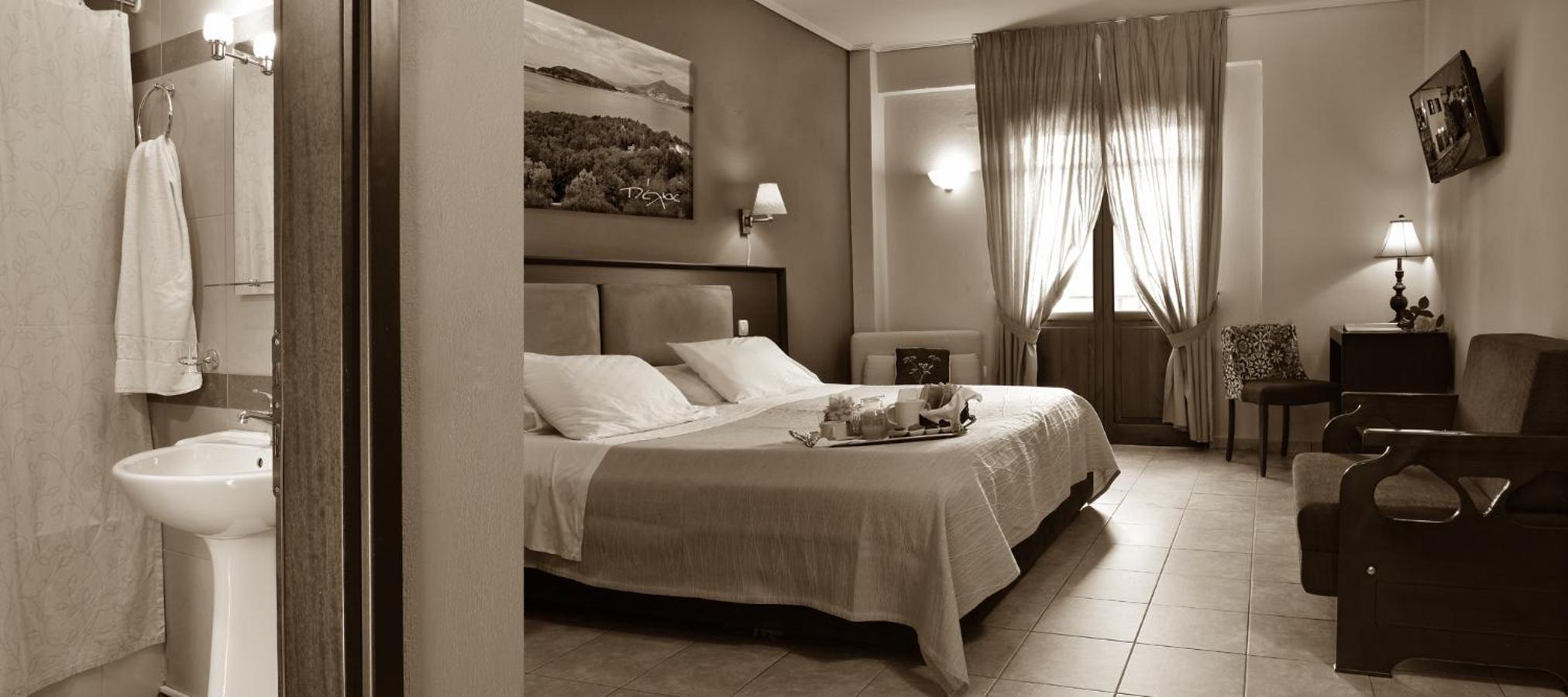 Standard Double or Twin Room - Photo 4