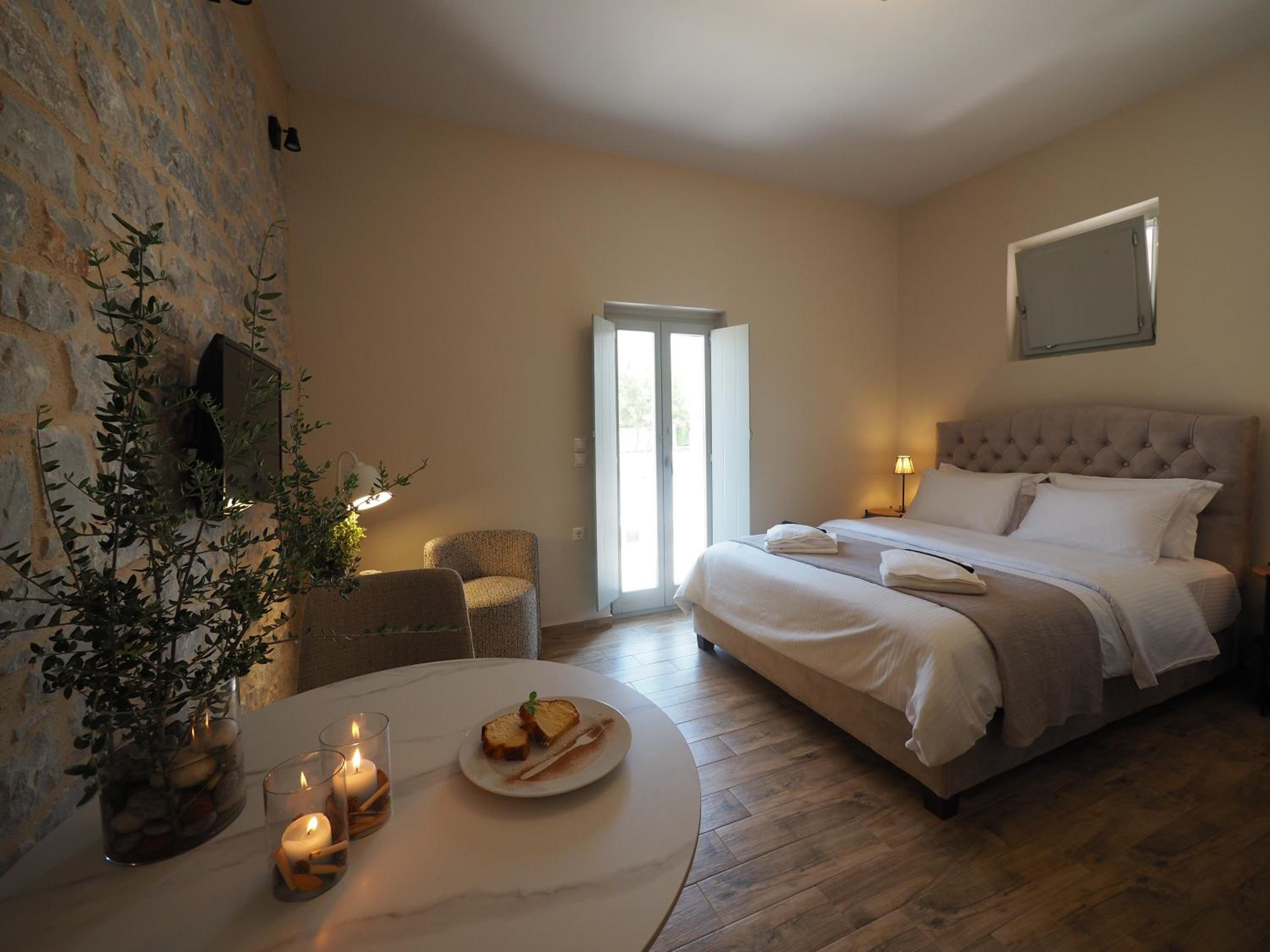 Deluxe King Room photo 1
