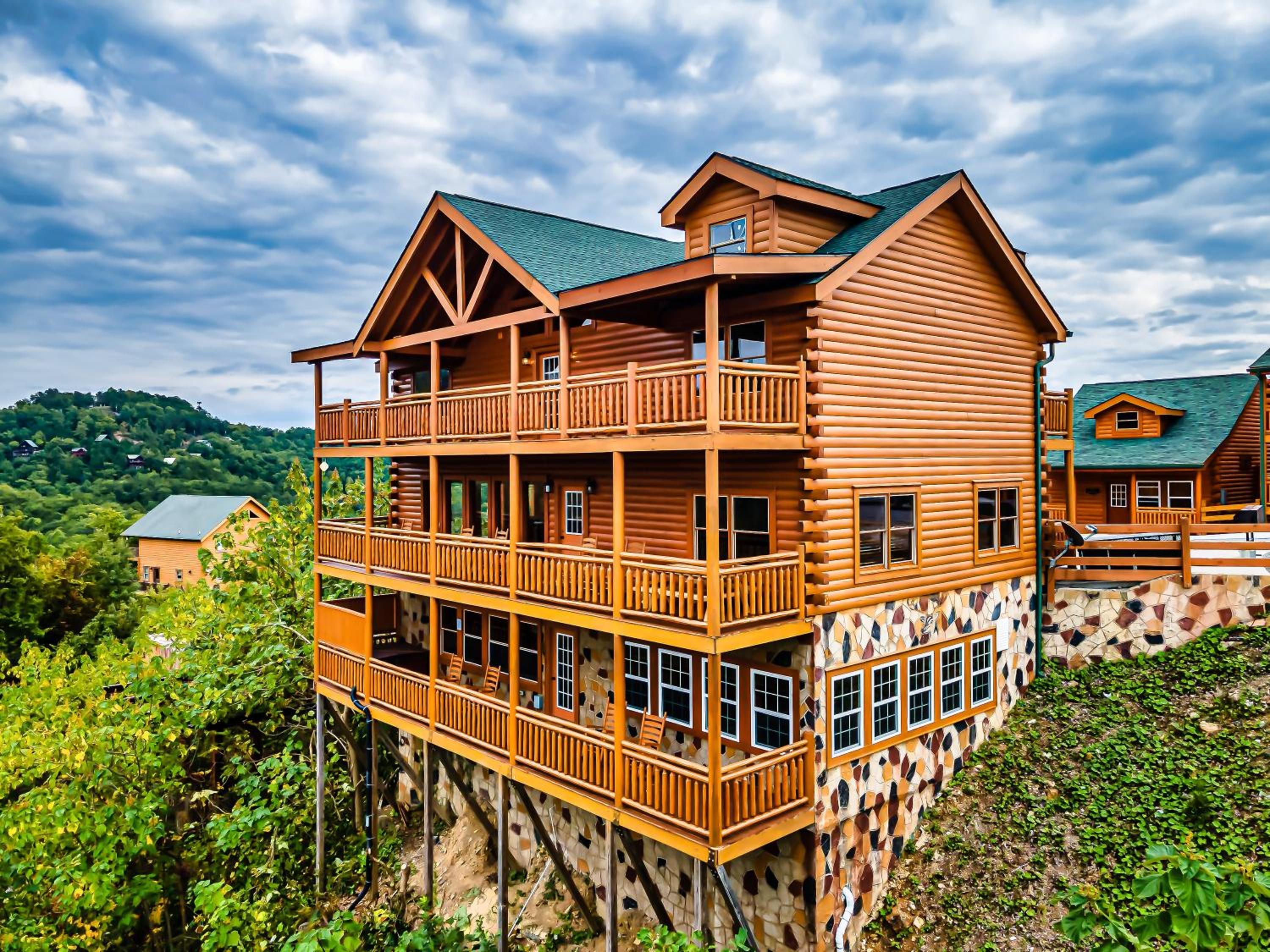 Seven-Bedroom House photo 3