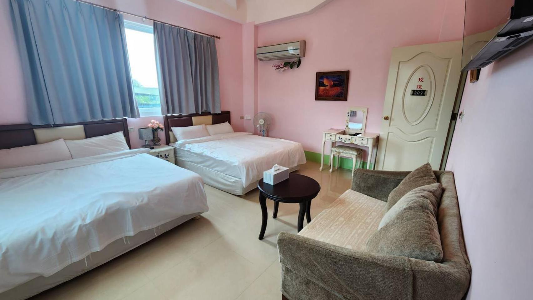 Large Double or Twin Room photo 2