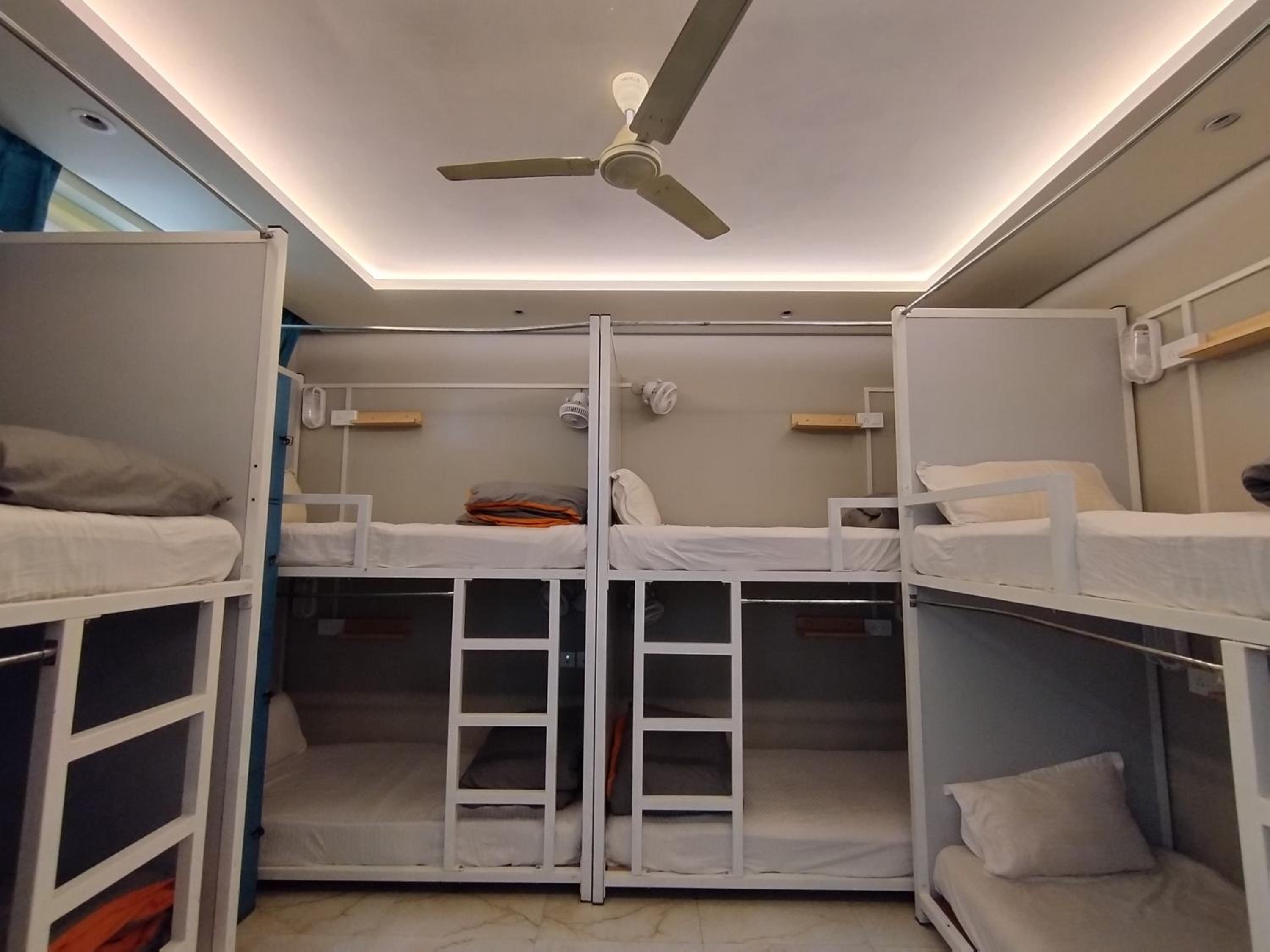 Bed in 8-Bed Mixed Dormitory Room photo 3