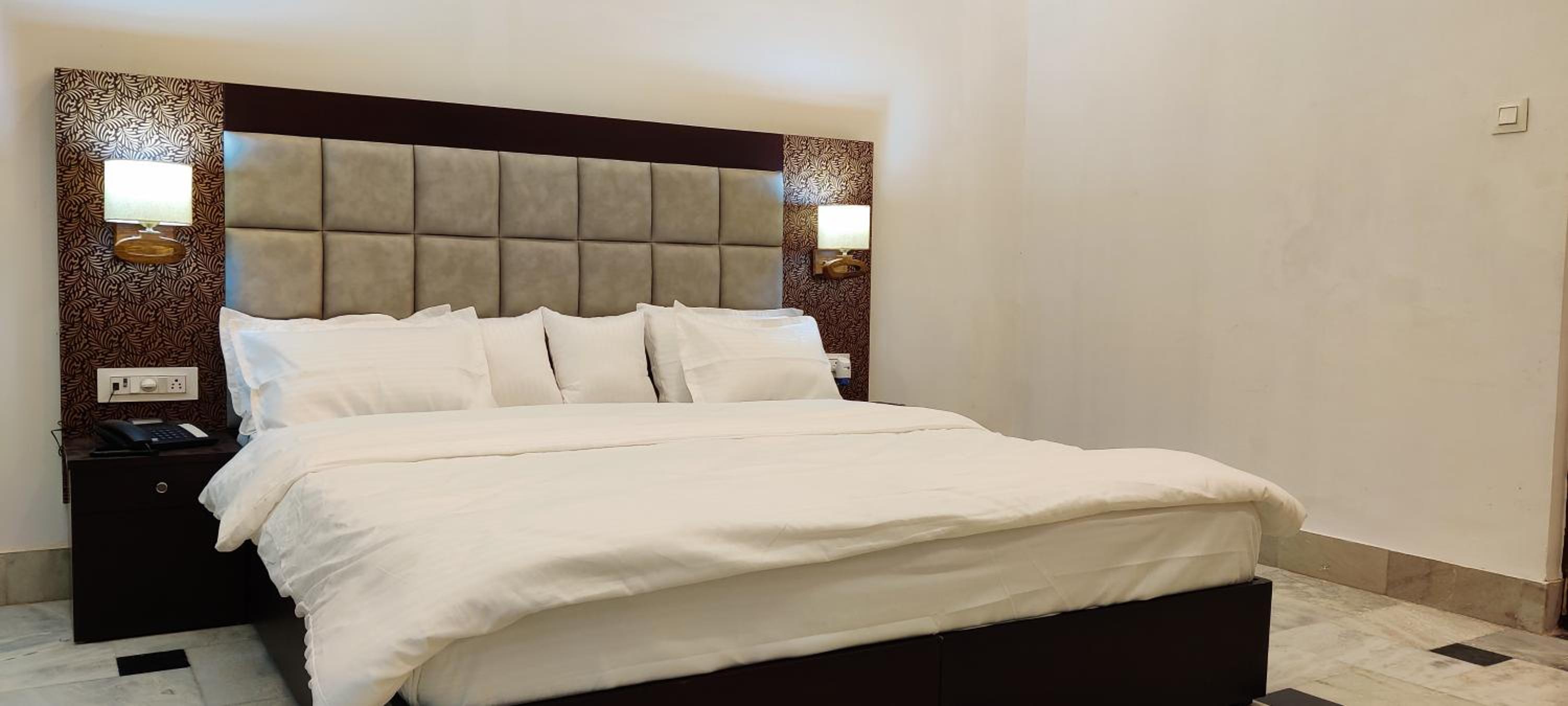 Large Double Room photo 2