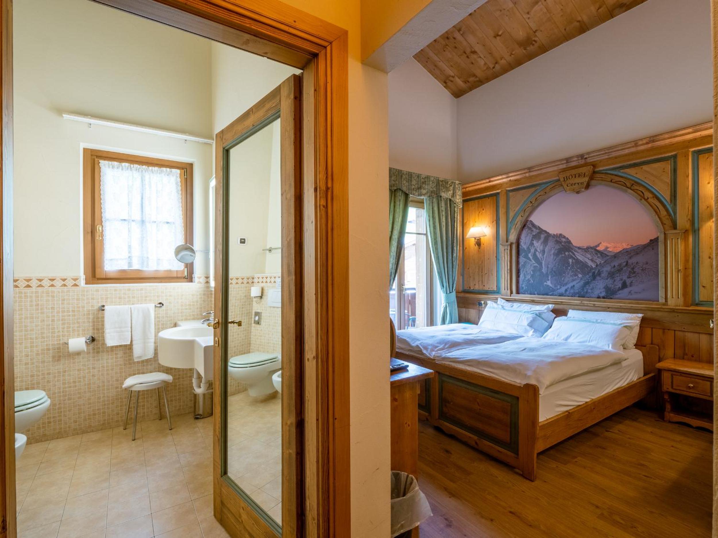 Standard Double or Twin Room - Photo 7
