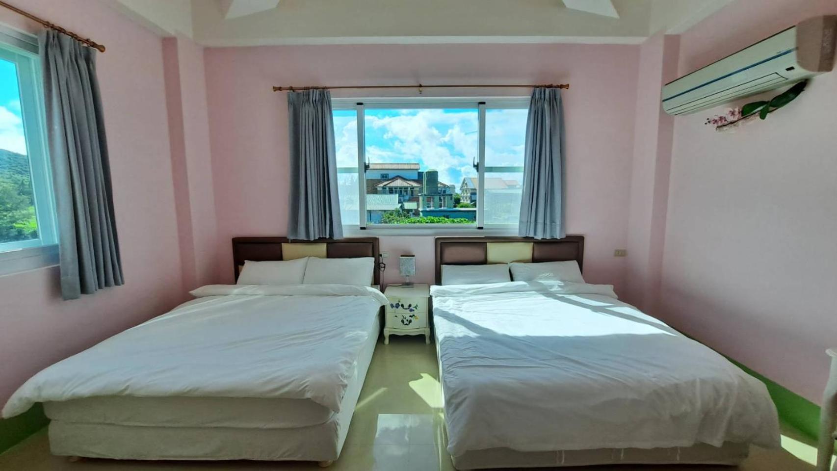 Large Double or Twin Room photo 3