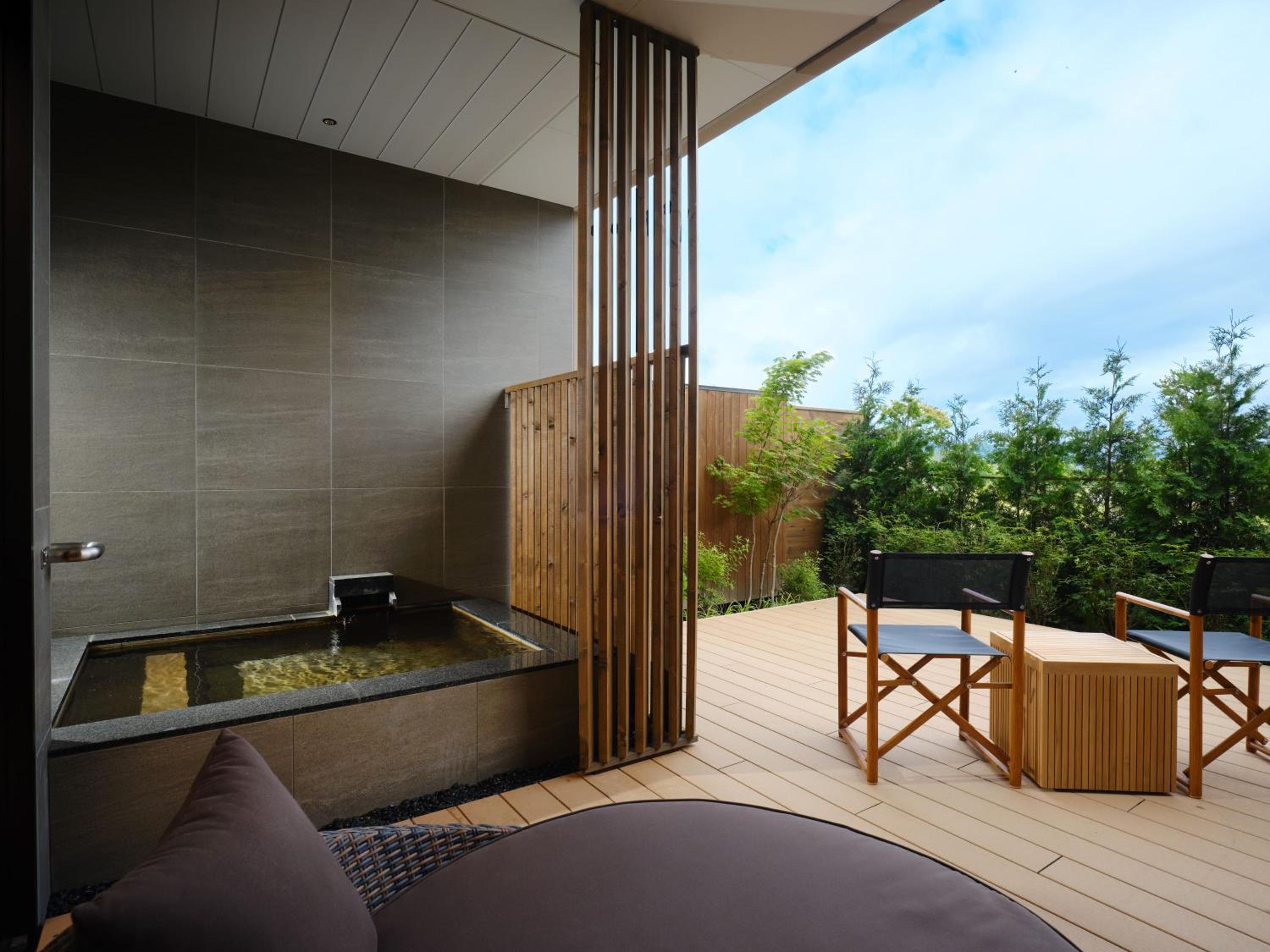 Design Twin Room with Onsen Open Air Bath-Wood Deck-East Wing - Non-Smoking- Premium French Dinner & Buffet Breakfast - Photo 9