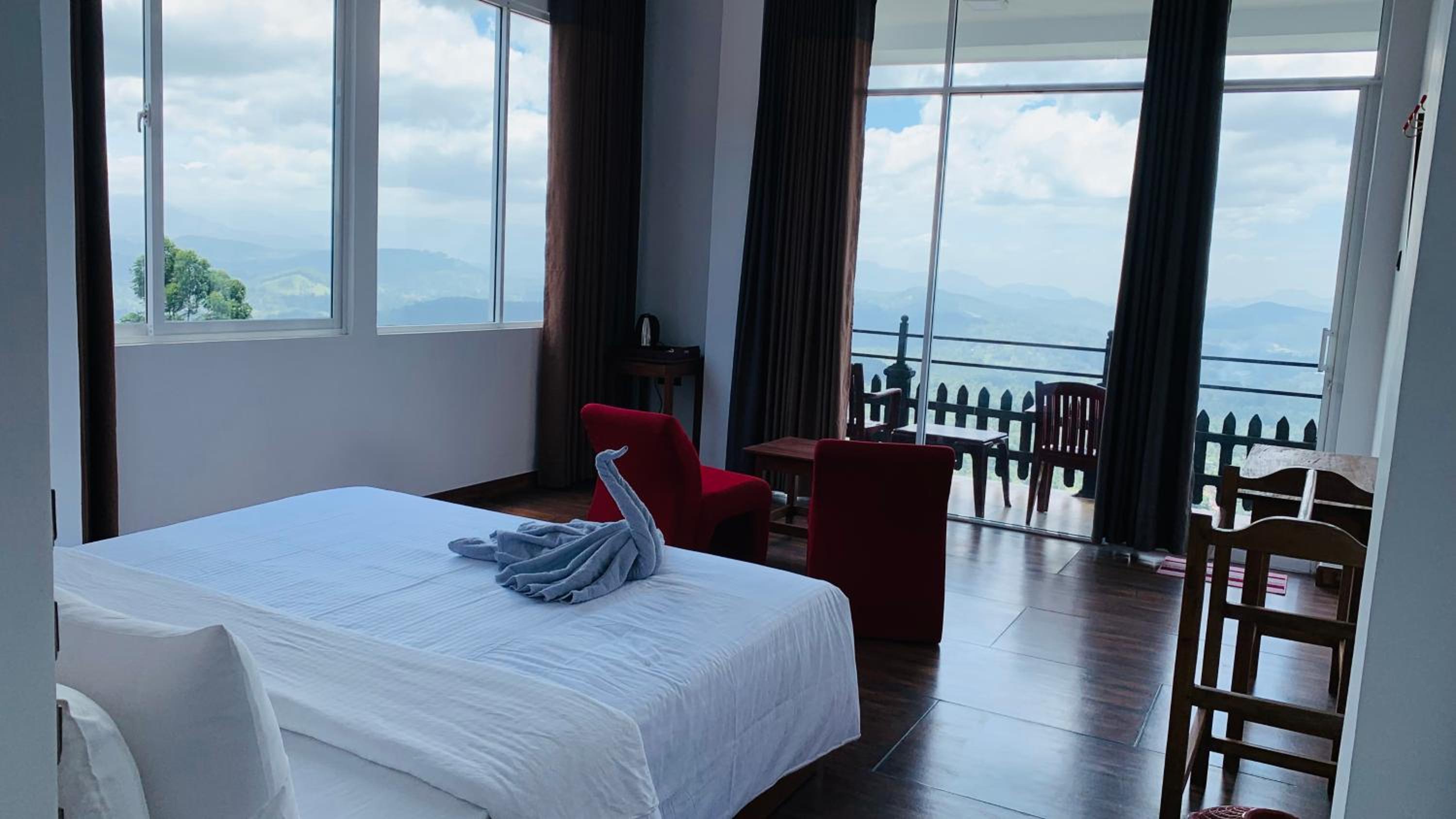 Deluxe Double Room With Balcony photo 3