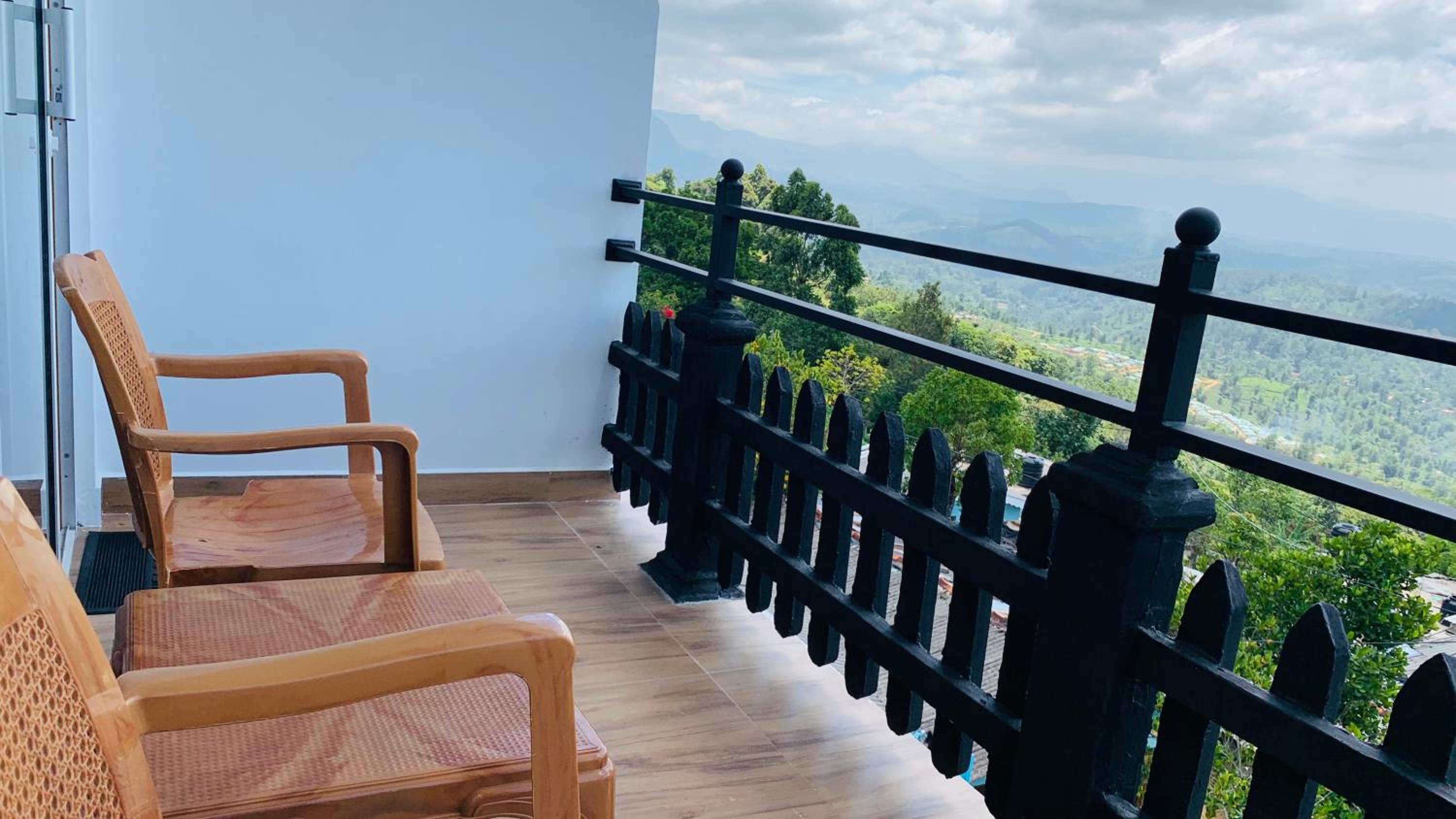 Deluxe Double Room With Balcony photo 1