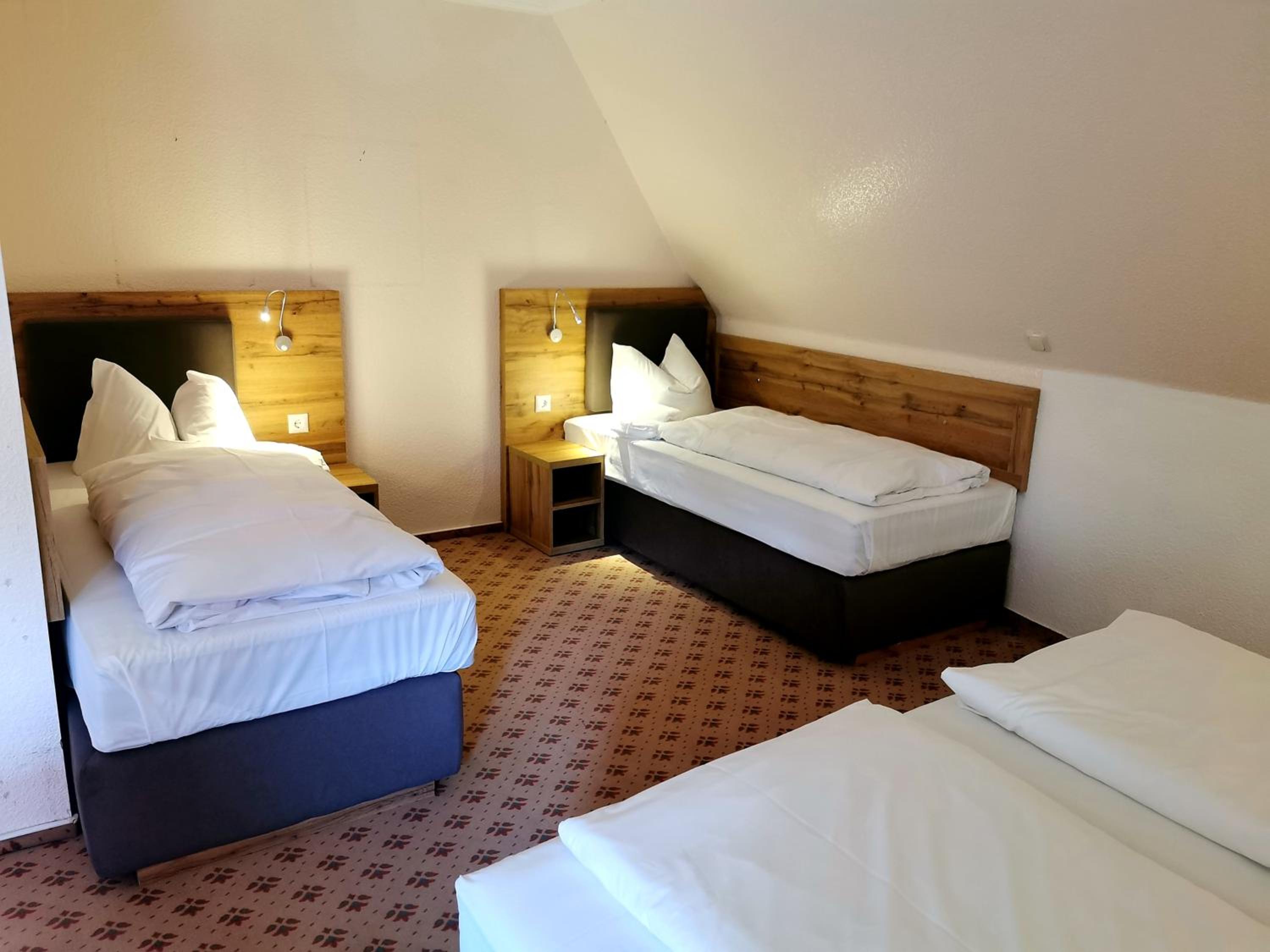 Standard Quadruple Room - Photo 6